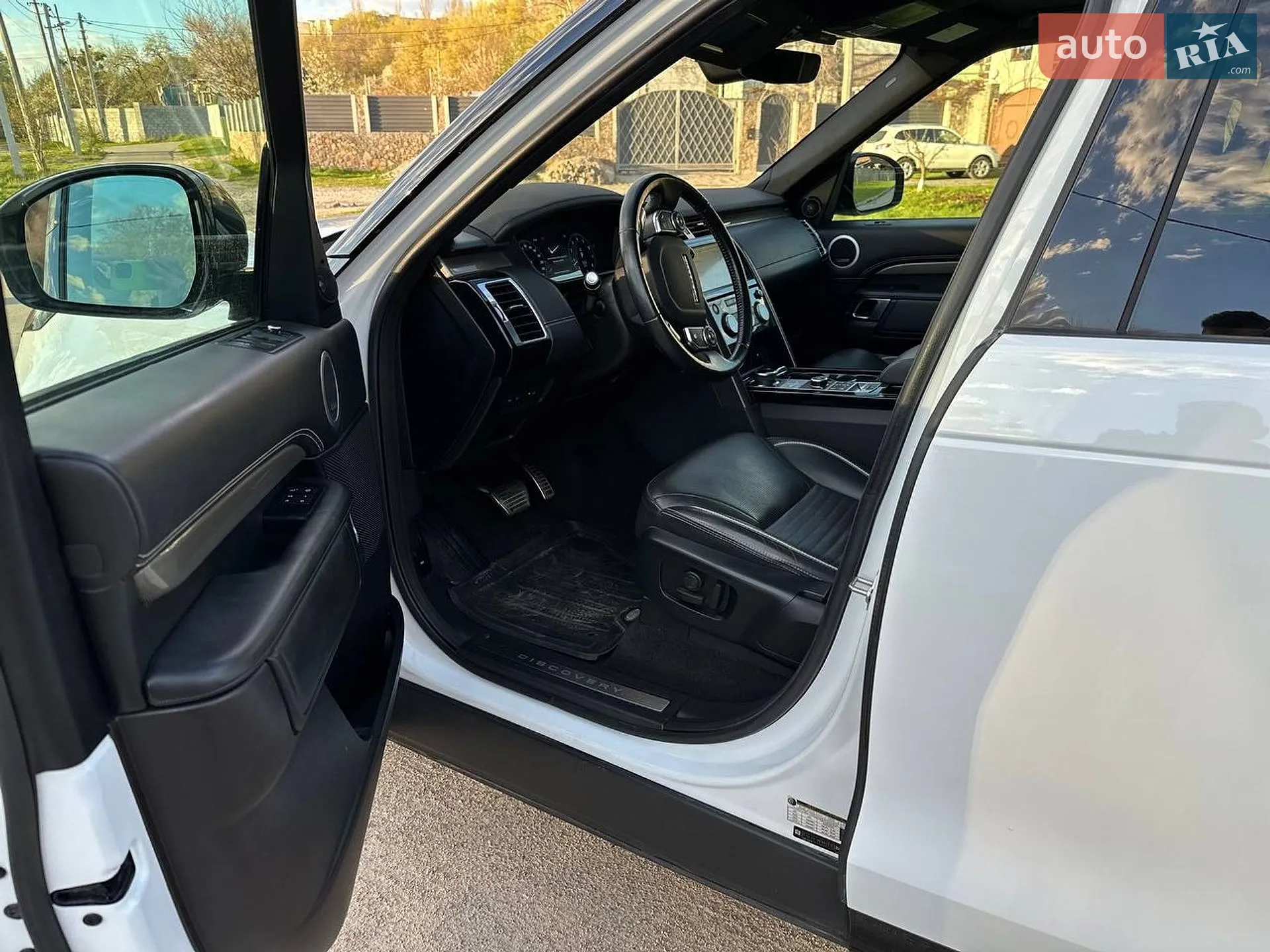 2018 Land Rover Discovery - мініатюра 11