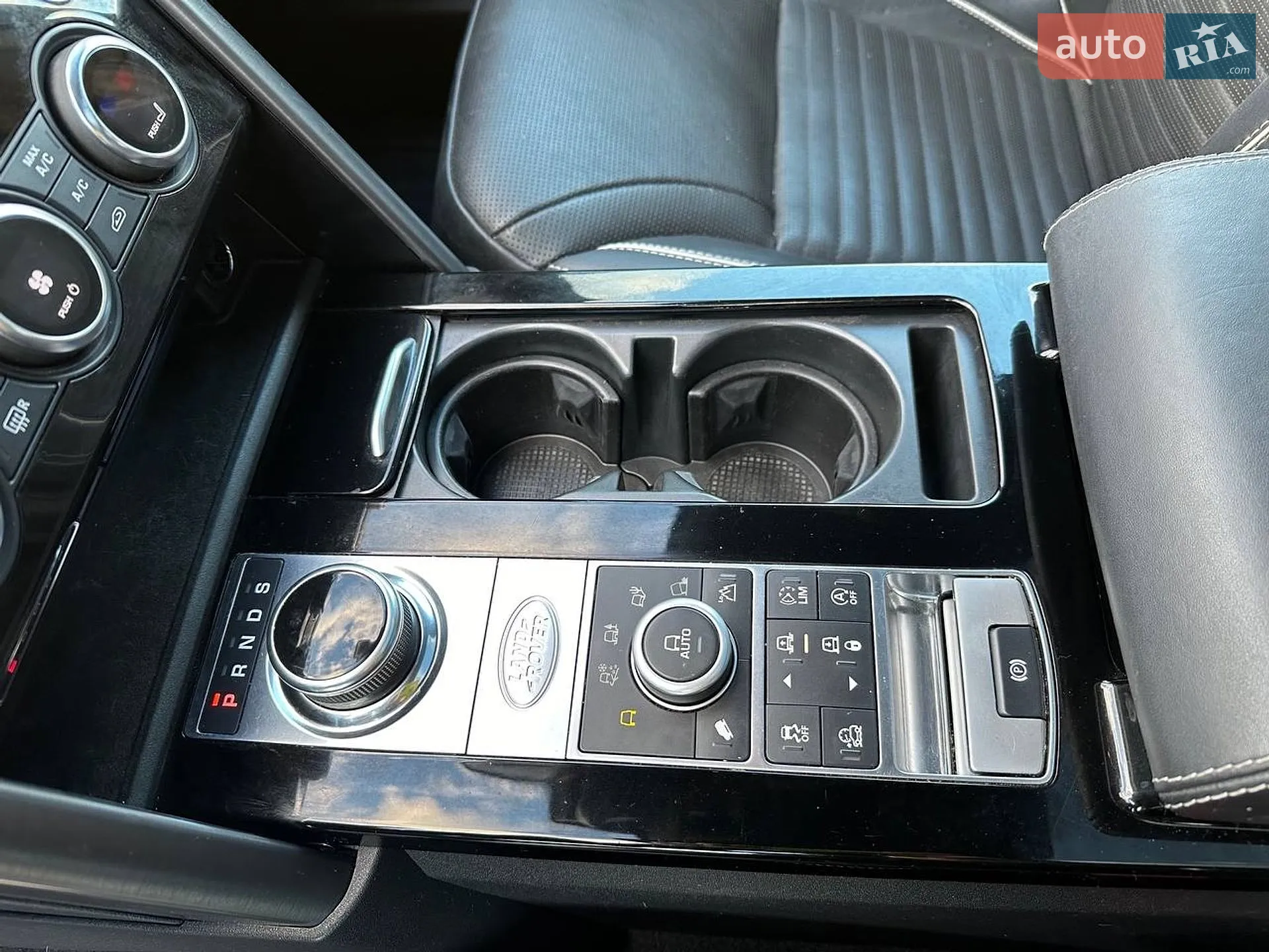2018 Land Rover Discovery - мініатюра 30