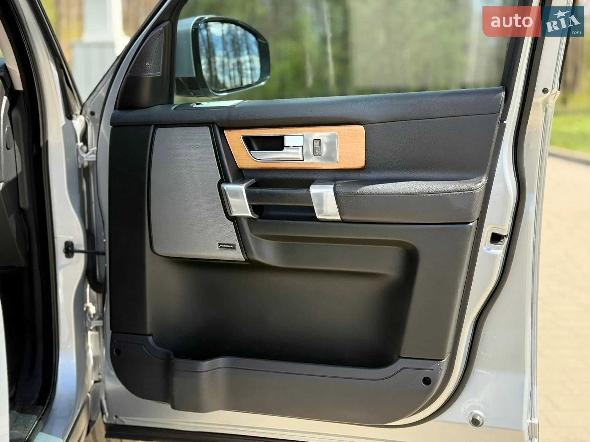 2015 Land Rover Discovery - мініатюра 50