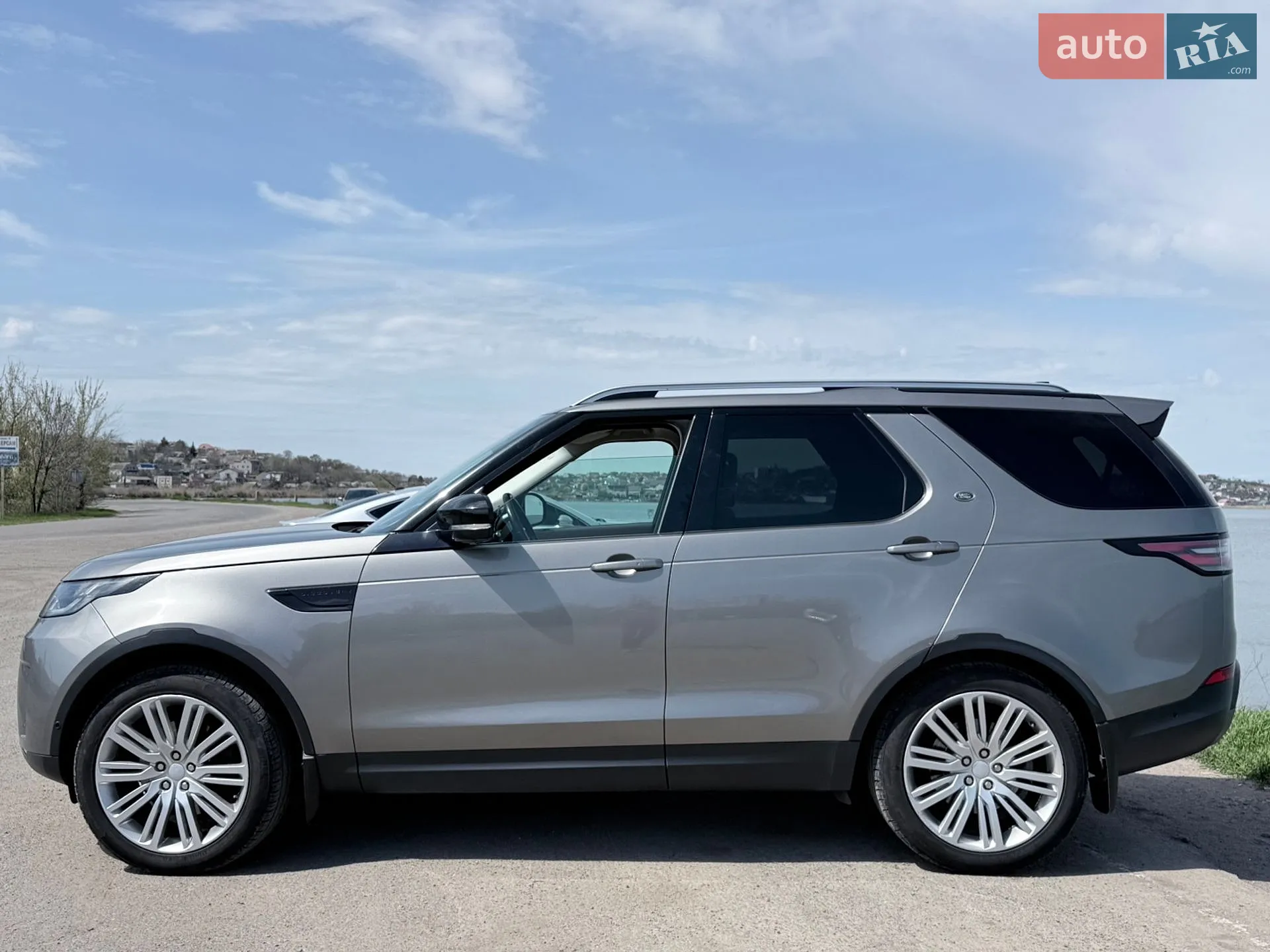 2017 Land Rover Discovery - мініатюра 12