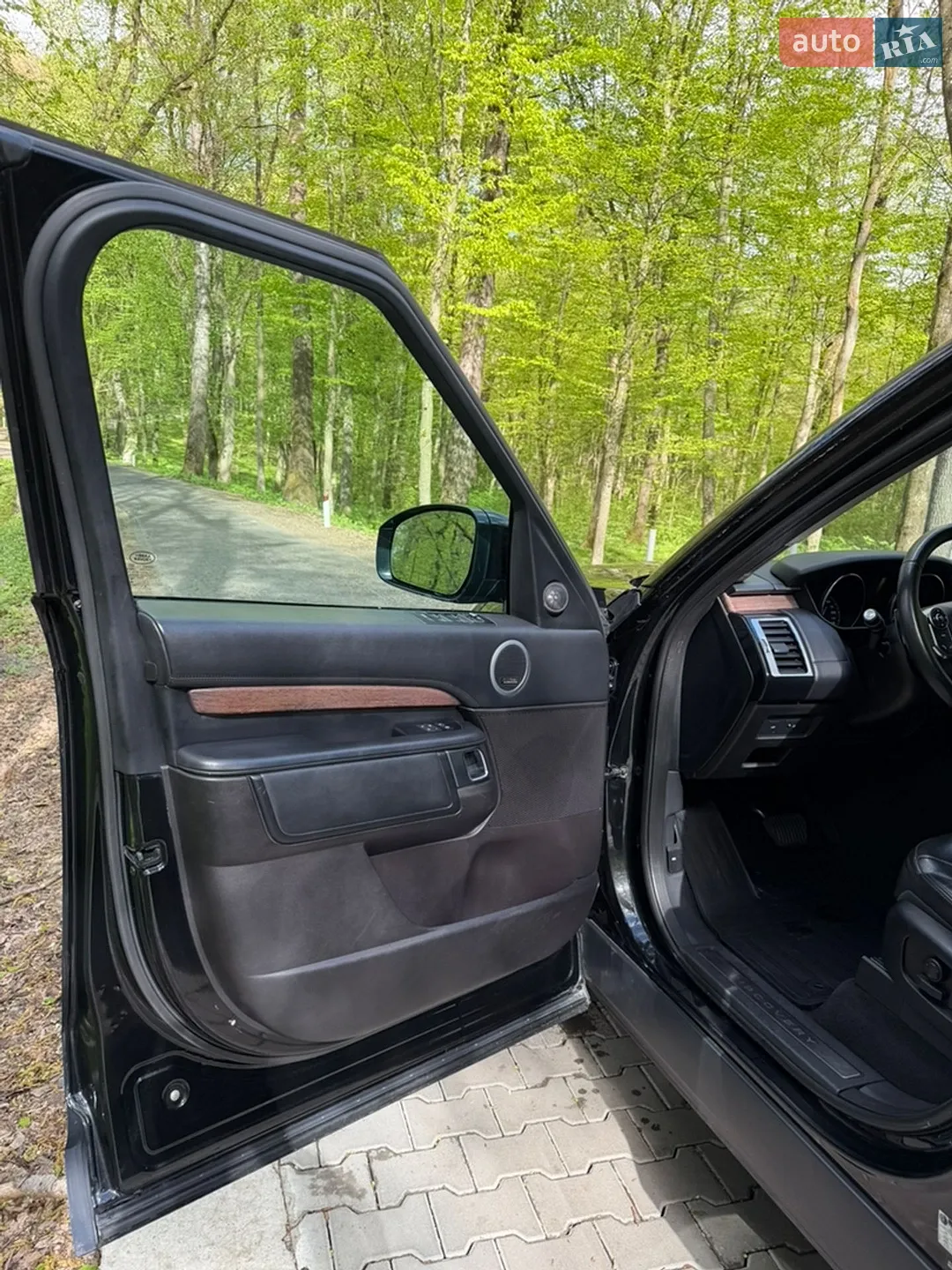 2017 Land Rover Discovery - мініатюра 17