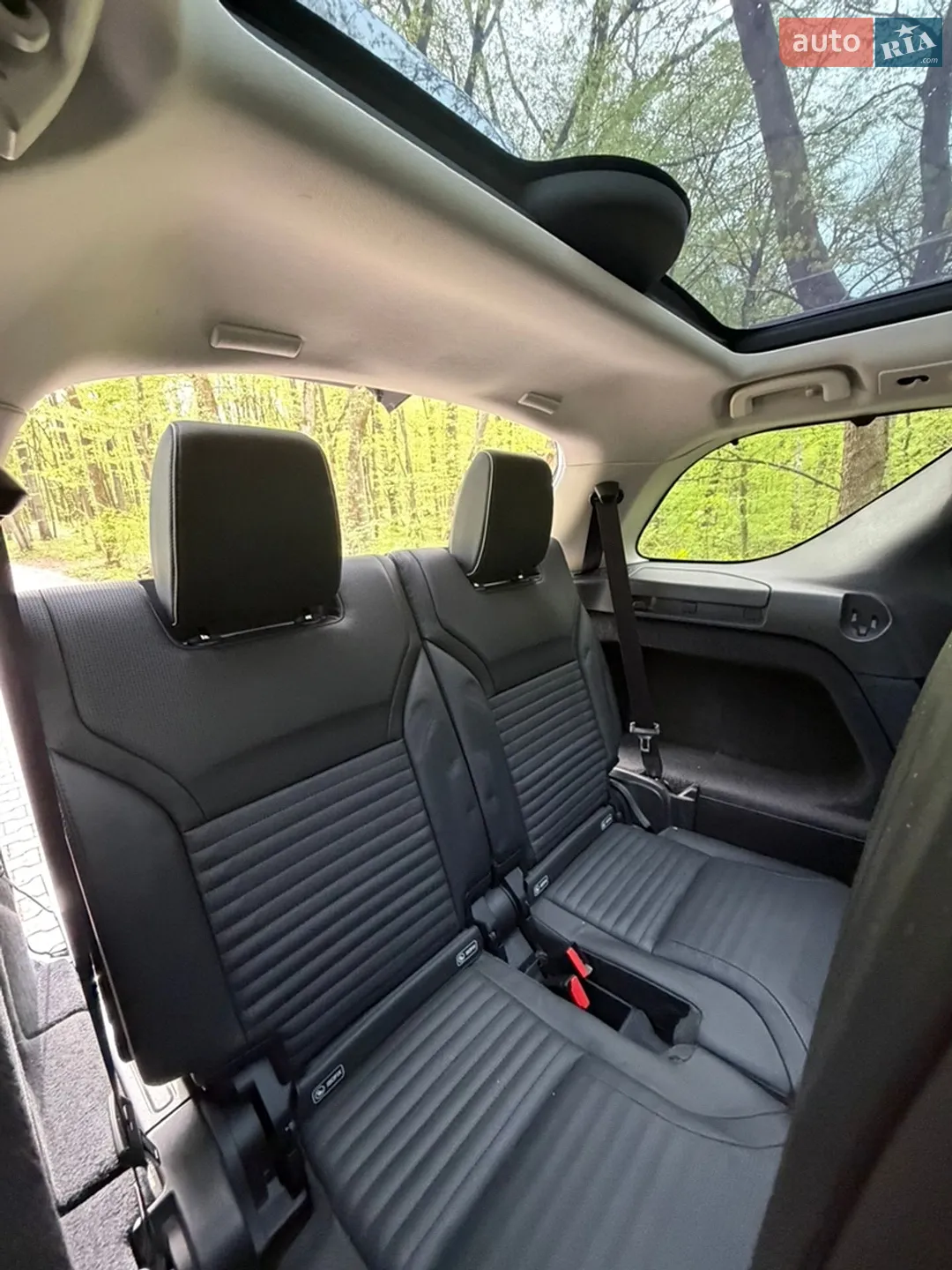 2017 Land Rover Discovery - мініатюра 32