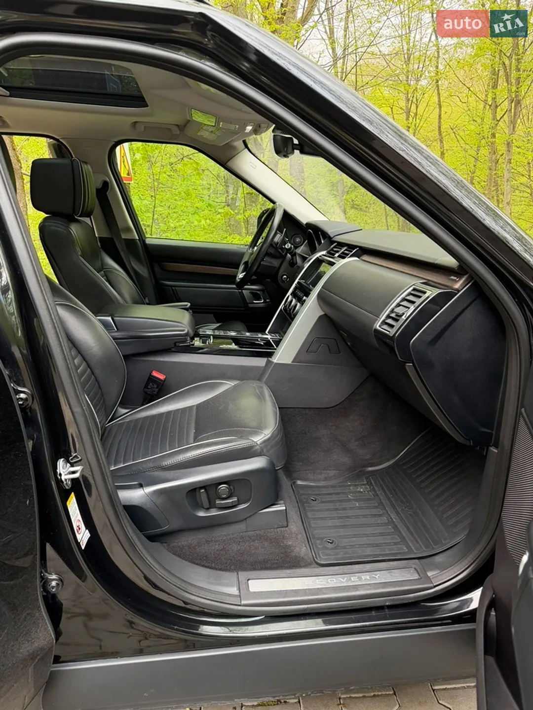 2017 Land Rover Discovery - мініатюра 33
