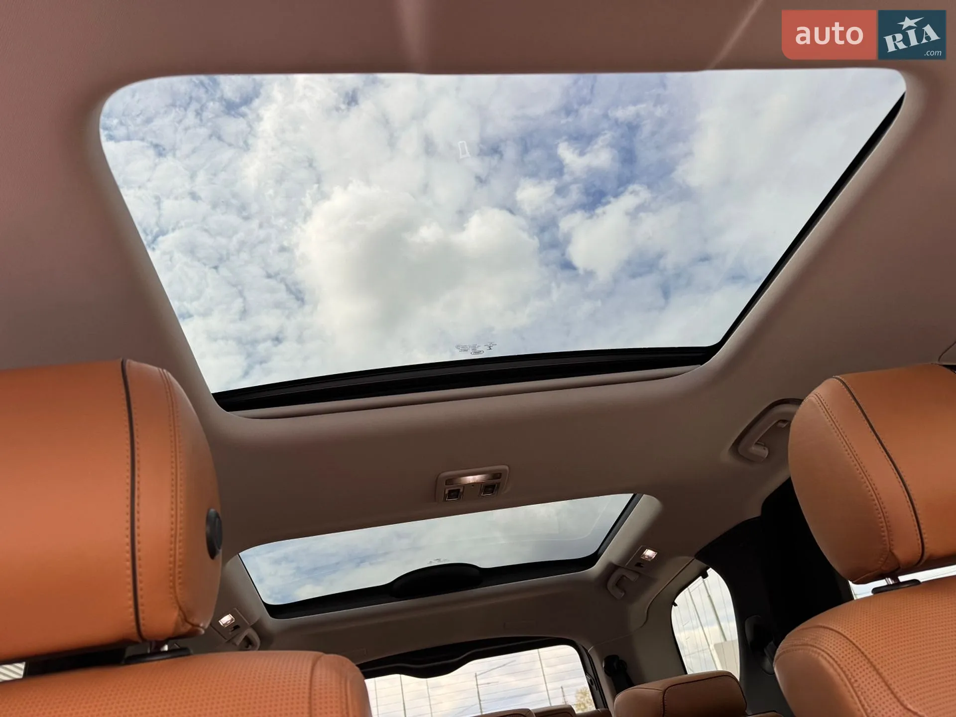 2017 Land Rover Discovery - мініатюра 18