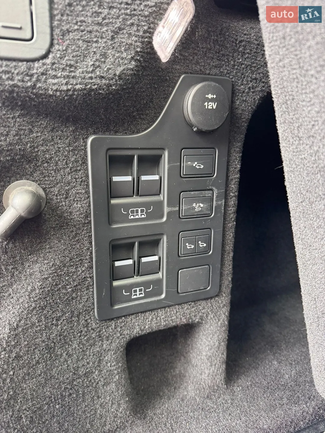 2017 Land Rover Discovery - мініатюра 25