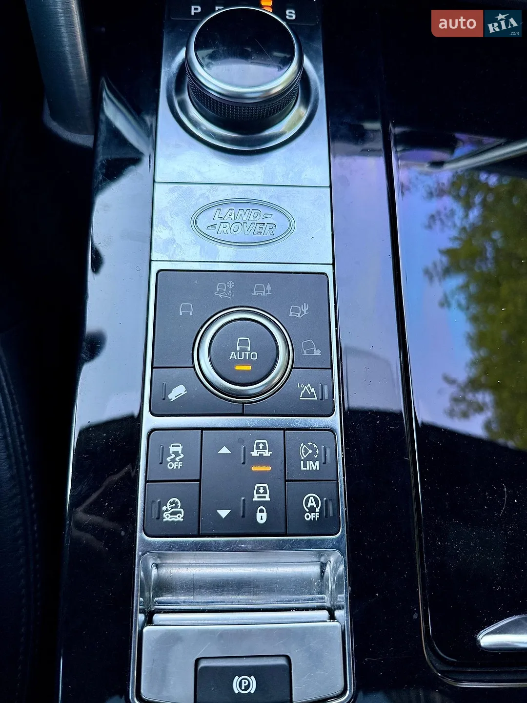 2018 Land Rover Discovery - мініатюра 32