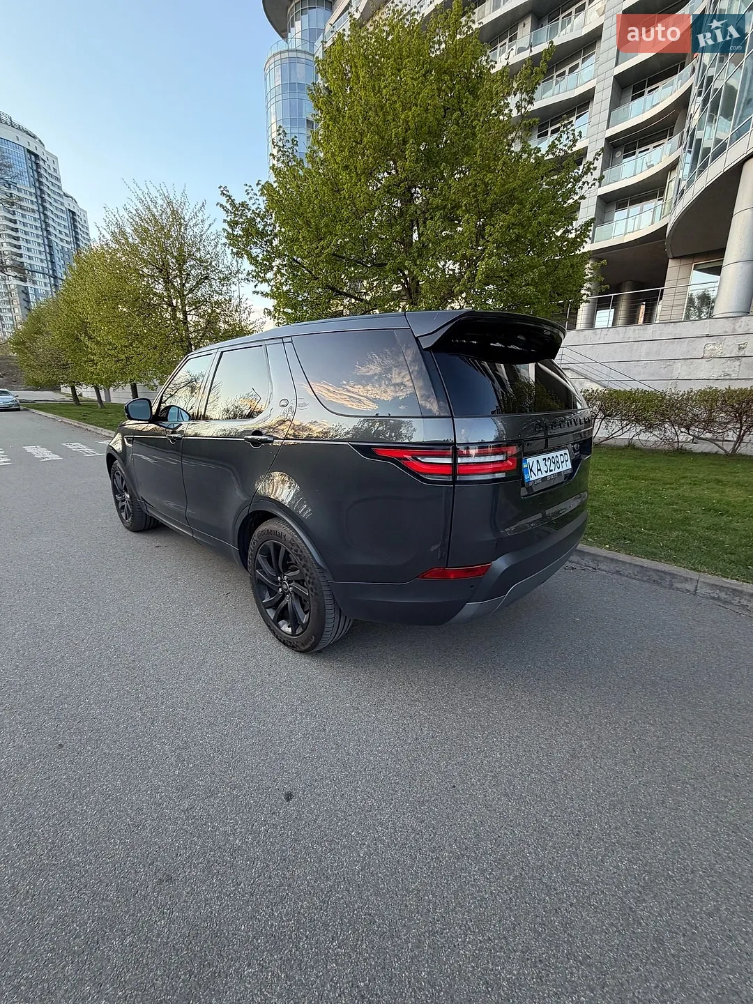2018 Land Rover Discovery - мініатюра 14