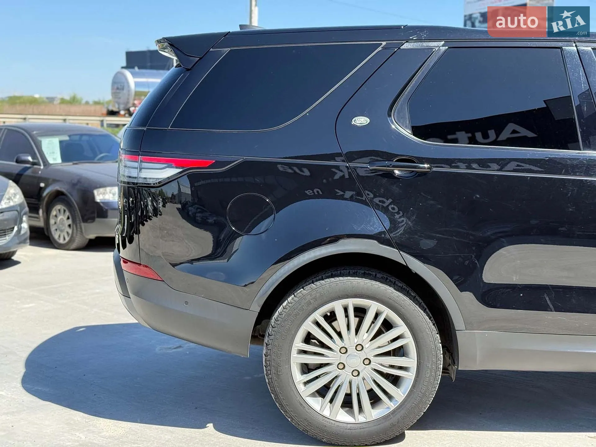 2019 Land Rover Discovery - мініатюра 18