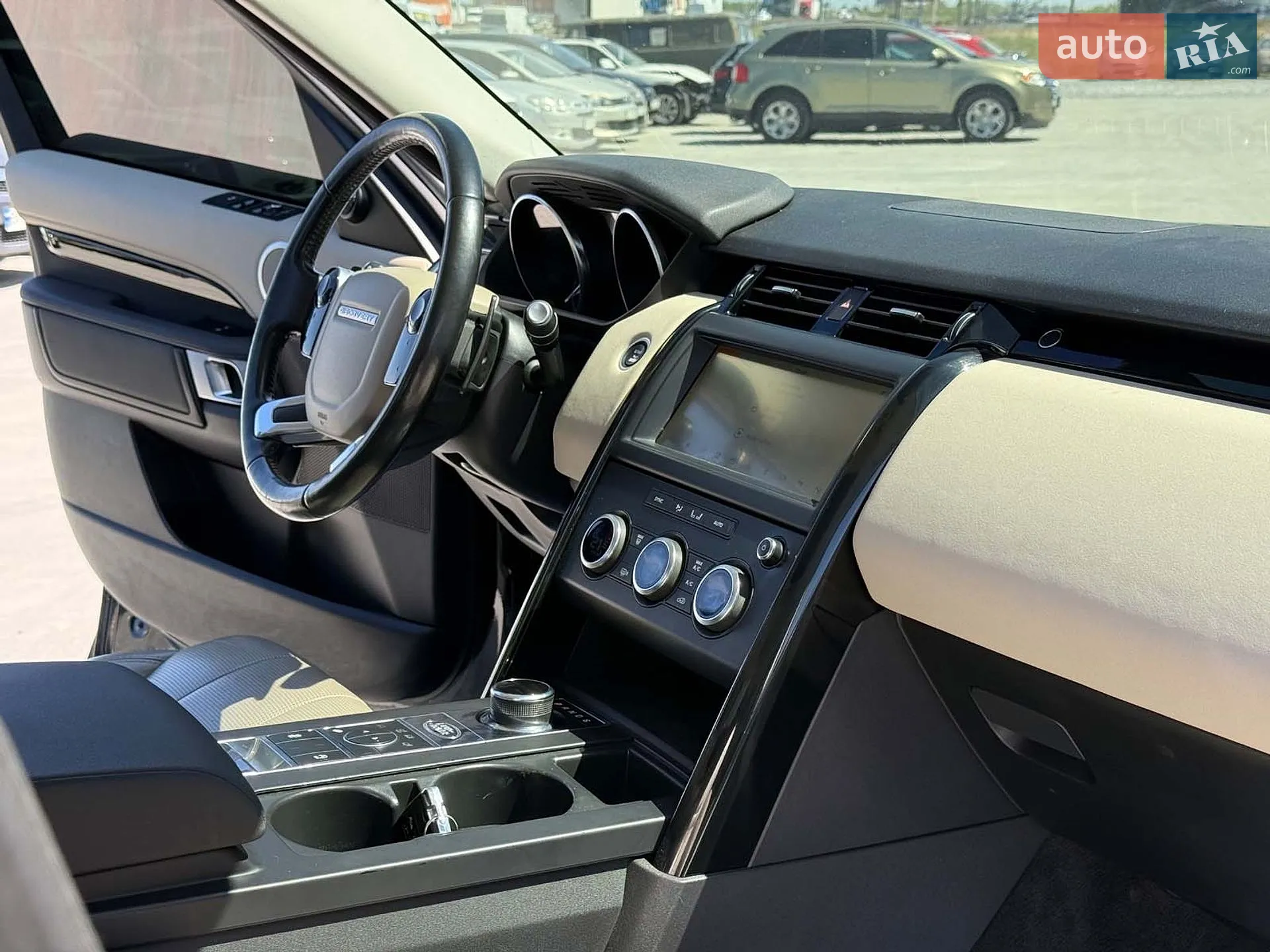 2019 Land Rover Discovery - мініатюра 36