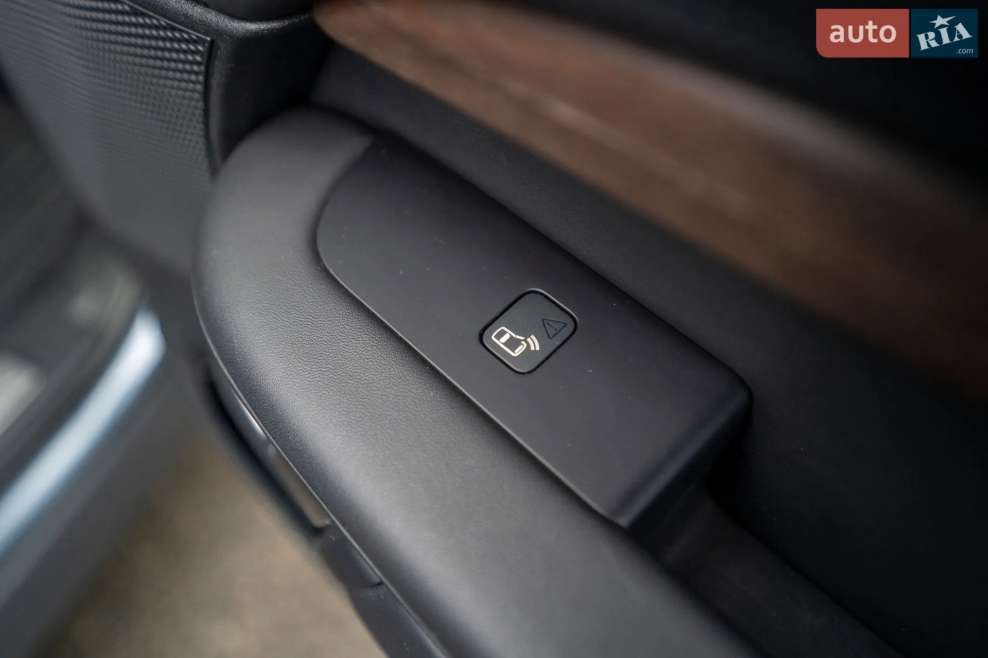 2019 Land Rover Discovery - мініатюра 44