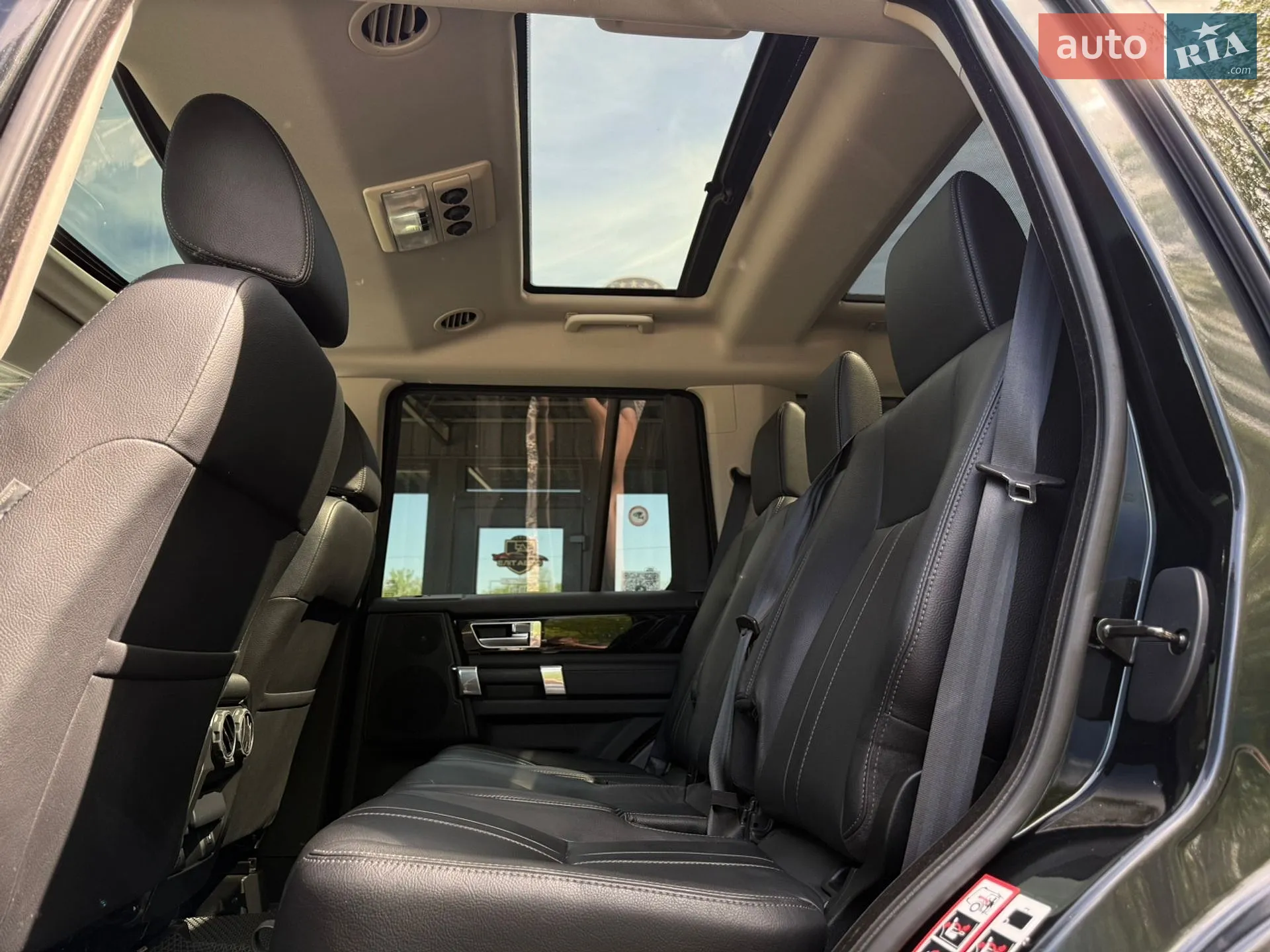 2015 Land Rover Discovery - мініатюра 19