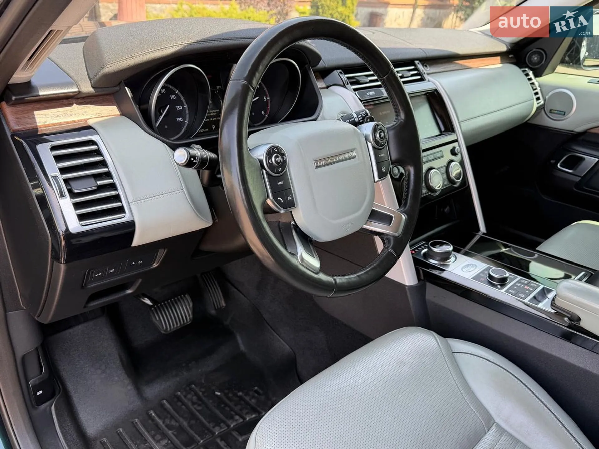 2017 Land Rover Discovery - мініатюра 45