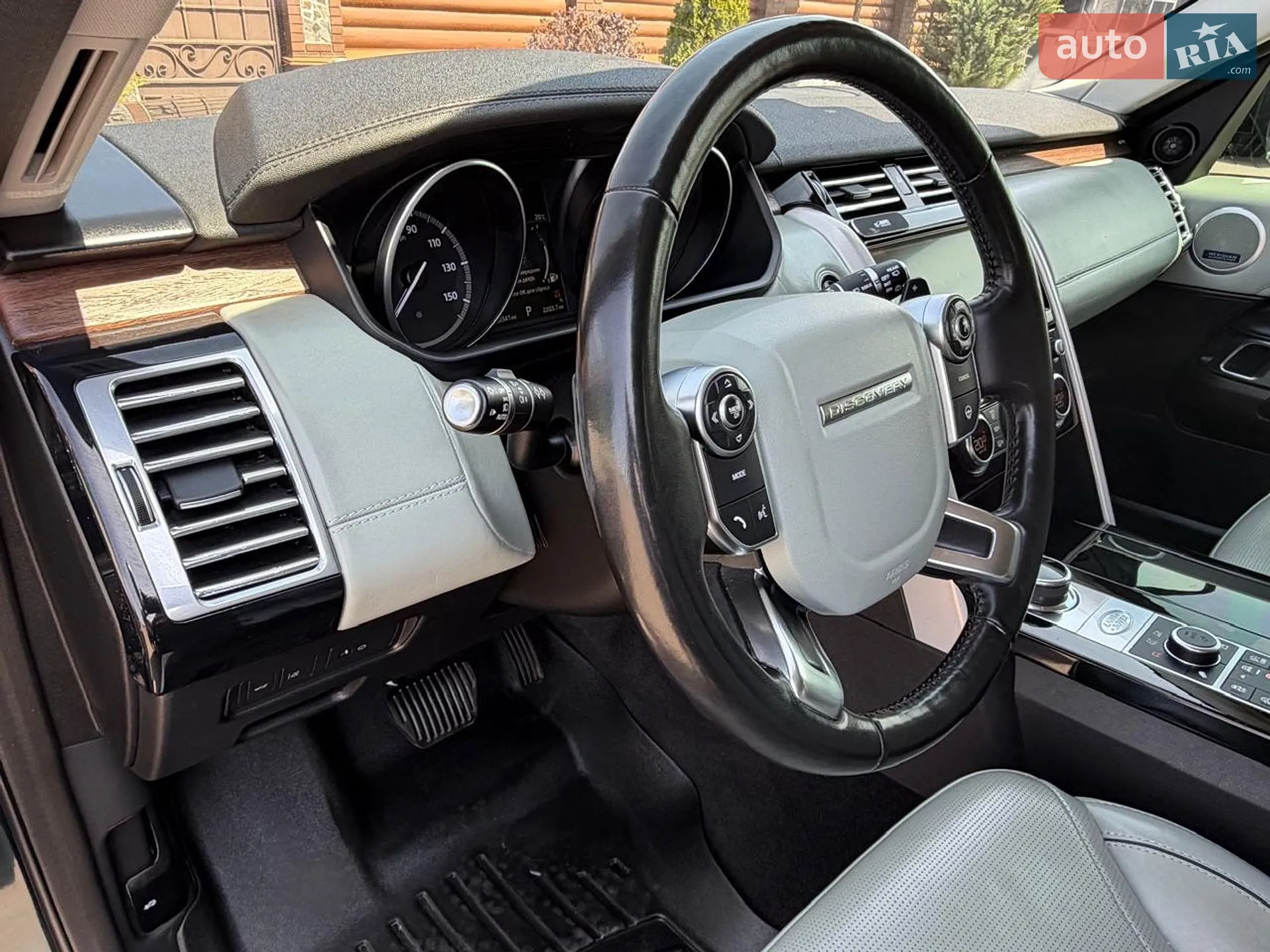 2017 Land Rover Discovery - мініатюра 50