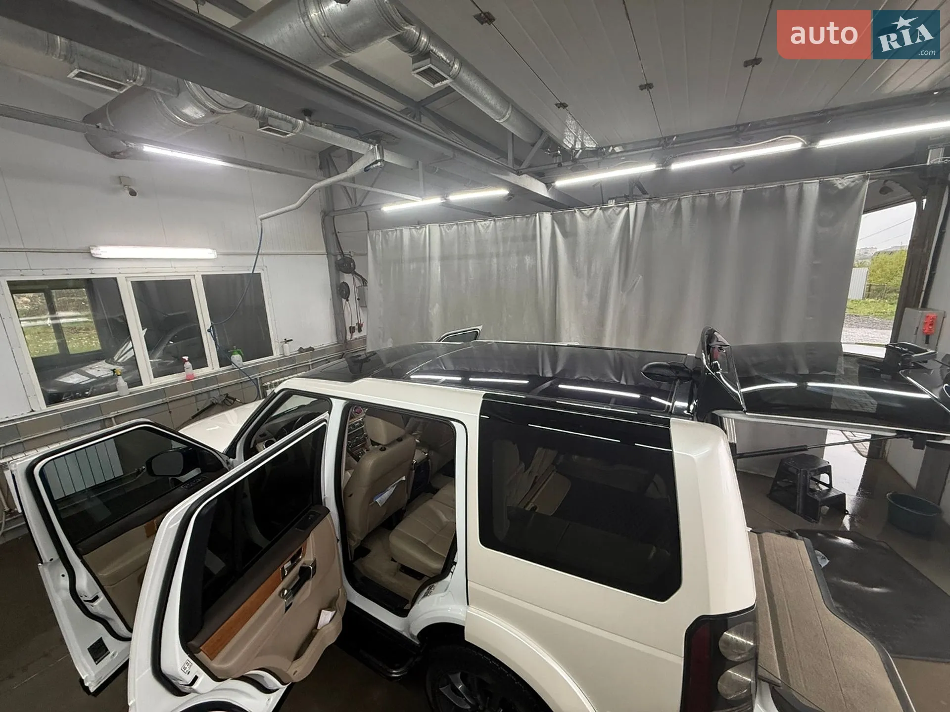 2015 Land Rover Discovery - мініатюра 25
