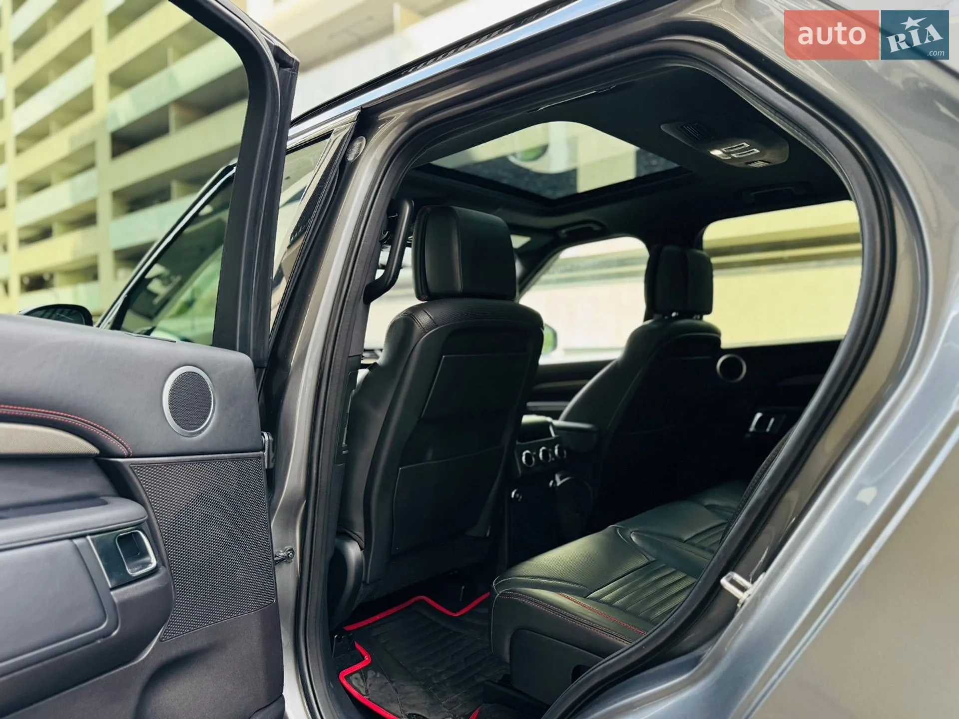 2017 Land Rover Discovery - мініатюра 10