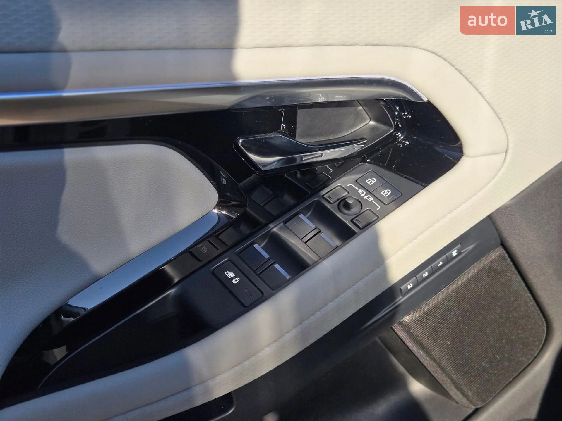 2022 Land Rover Range Rover Evoque - мініатюра 26