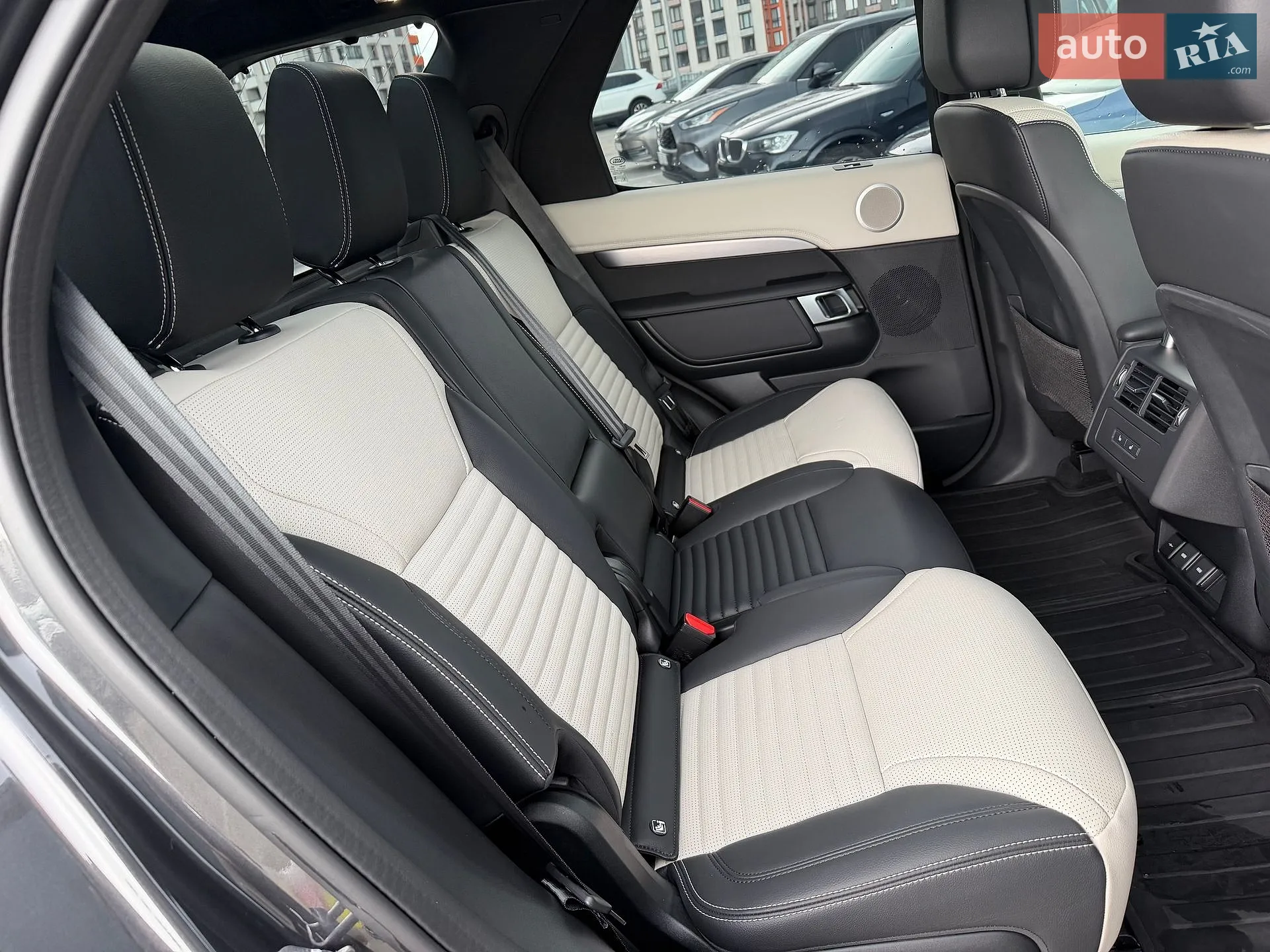 2023 Land Rover Discovery - мініатюра 57