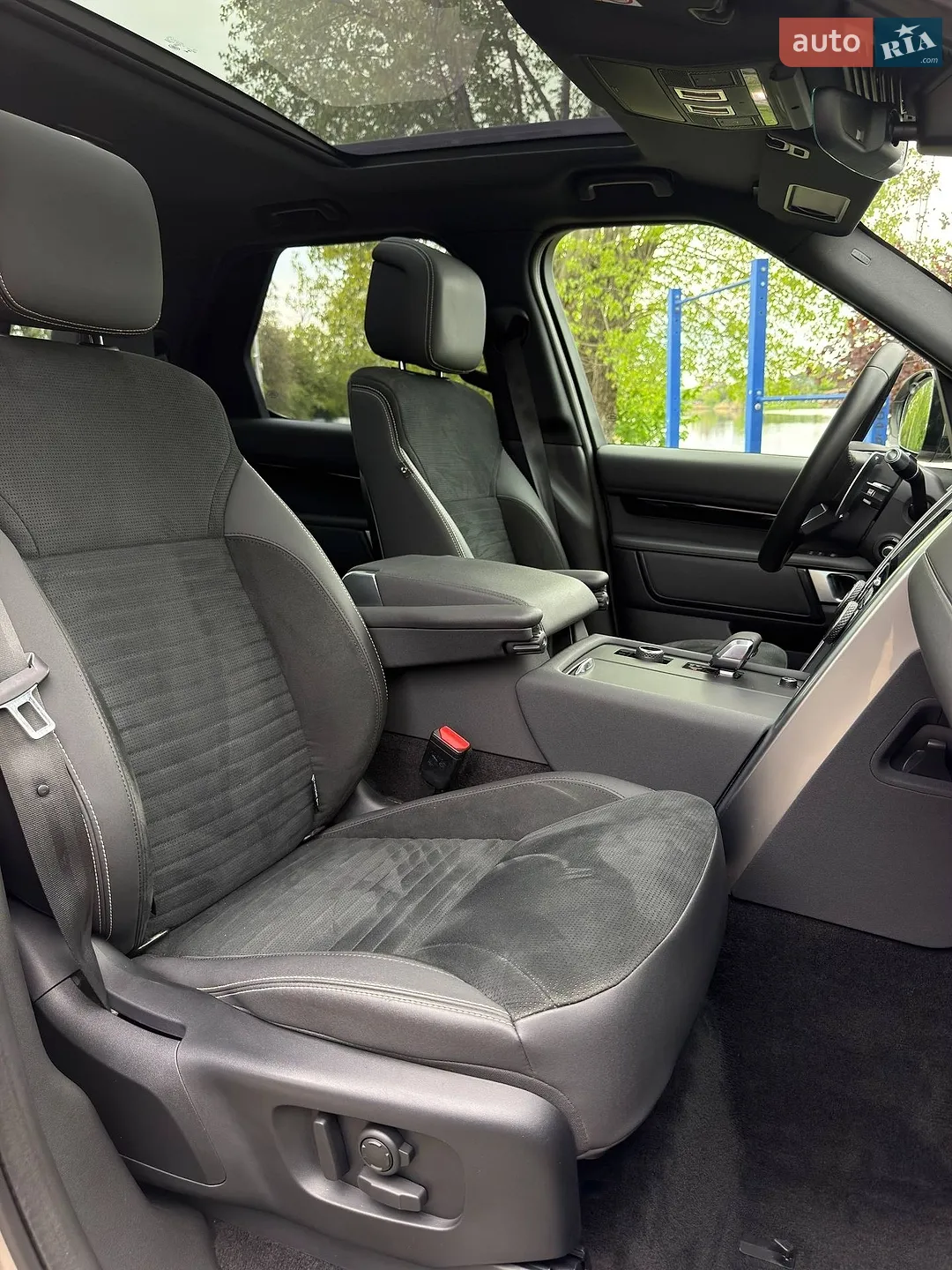 2021 Land Rover Discovery - мініатюра 36