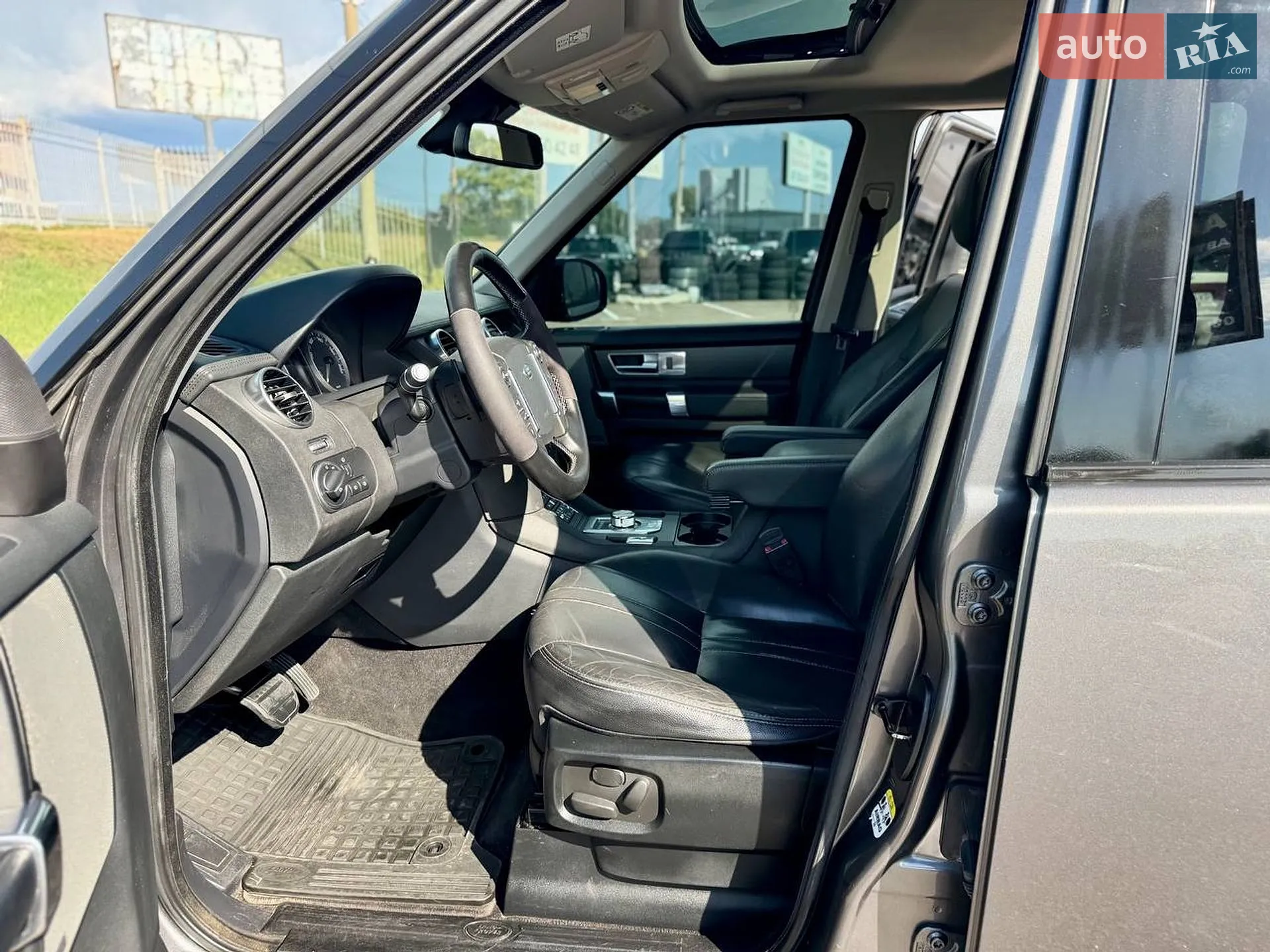 2016 Land Rover Discovery - мініатюра 28