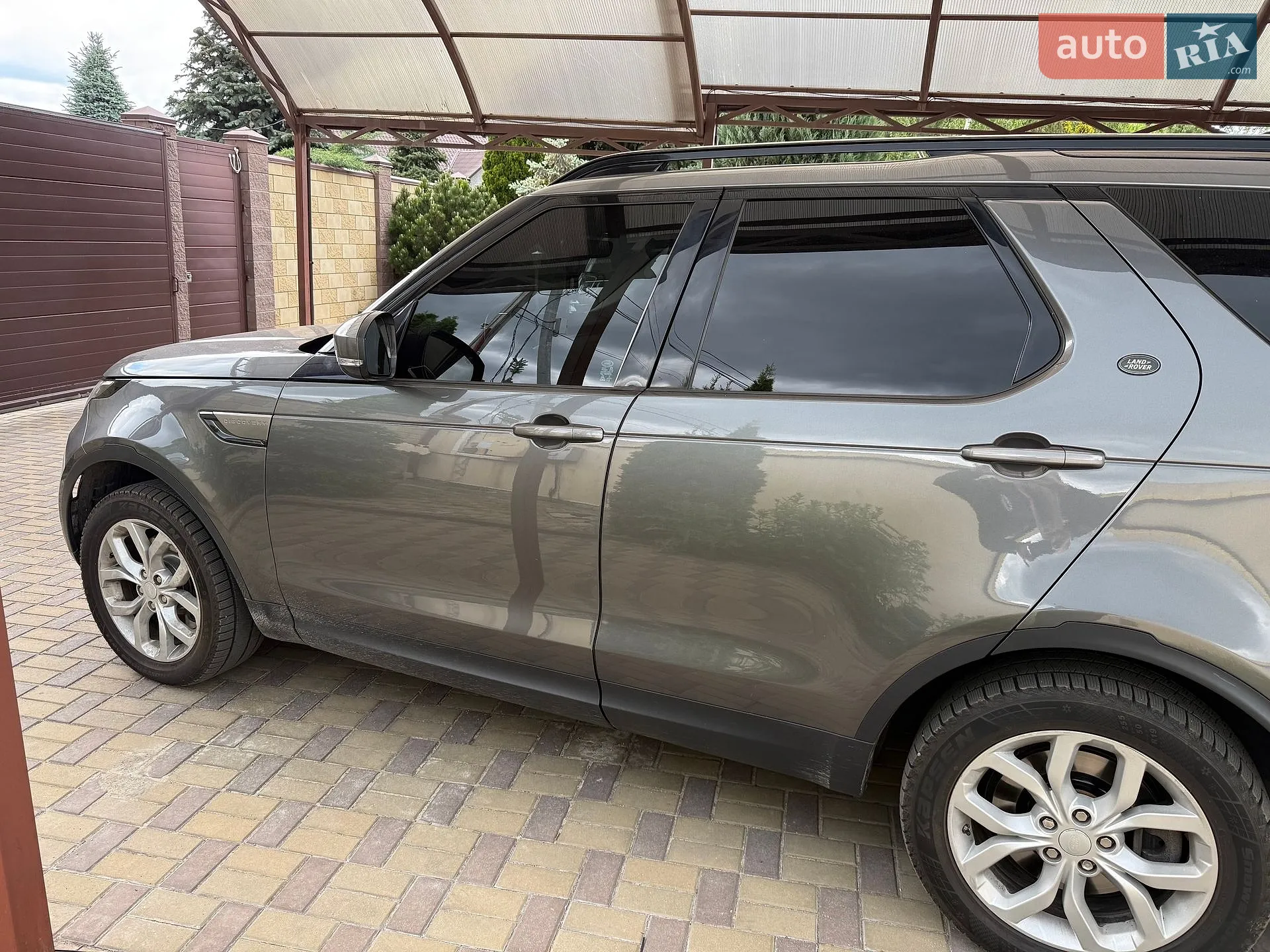 2017 Land Rover Discovery - мініатюра 2