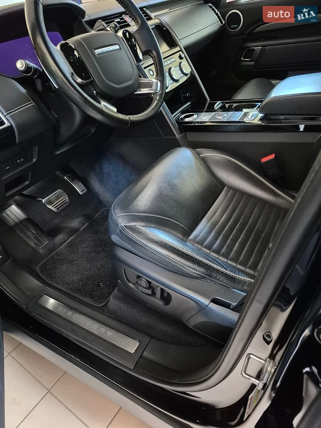 2019 Land Rover Discovery - мініатюра 26