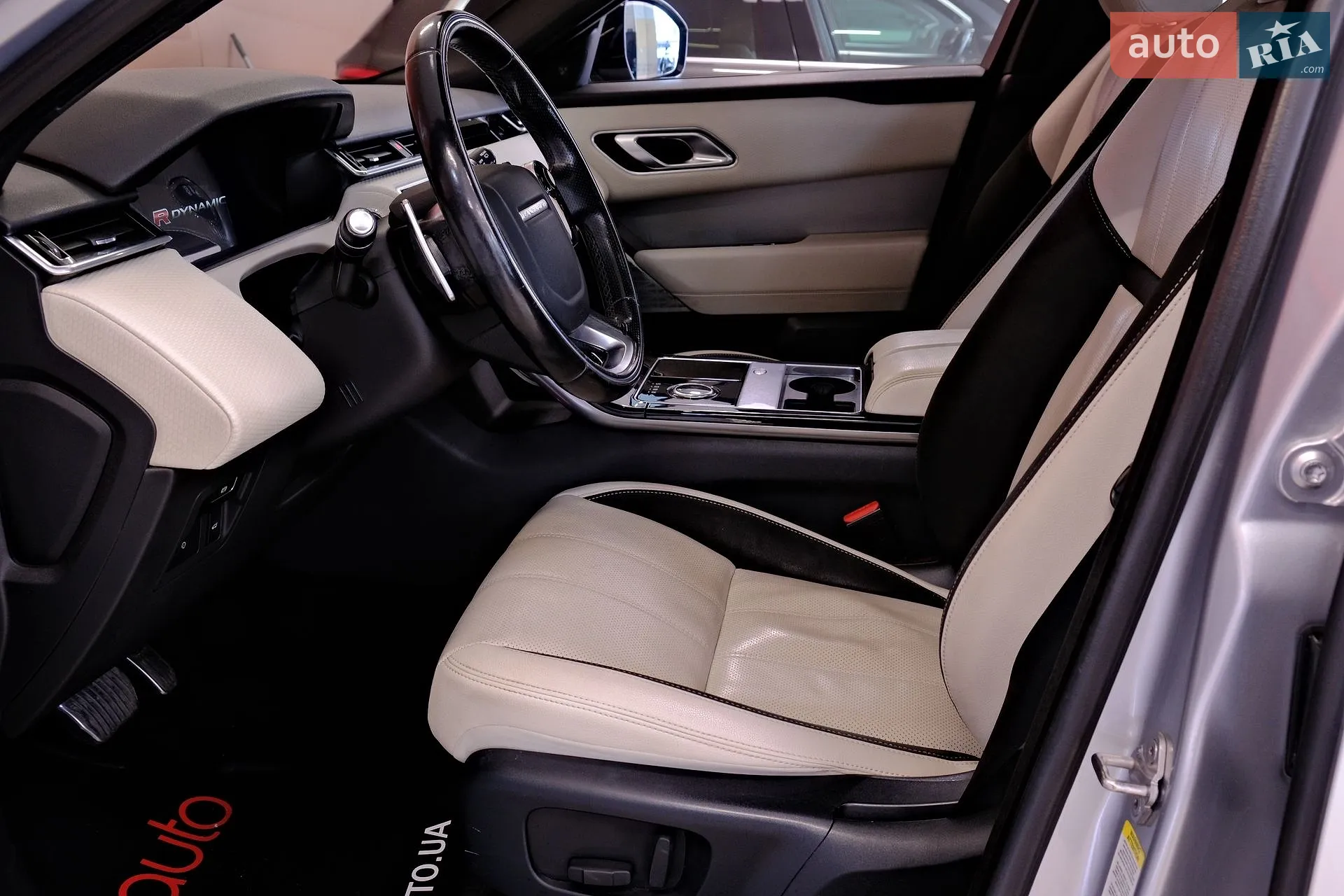 2018 Land Rover Discovery - мініатюра 29