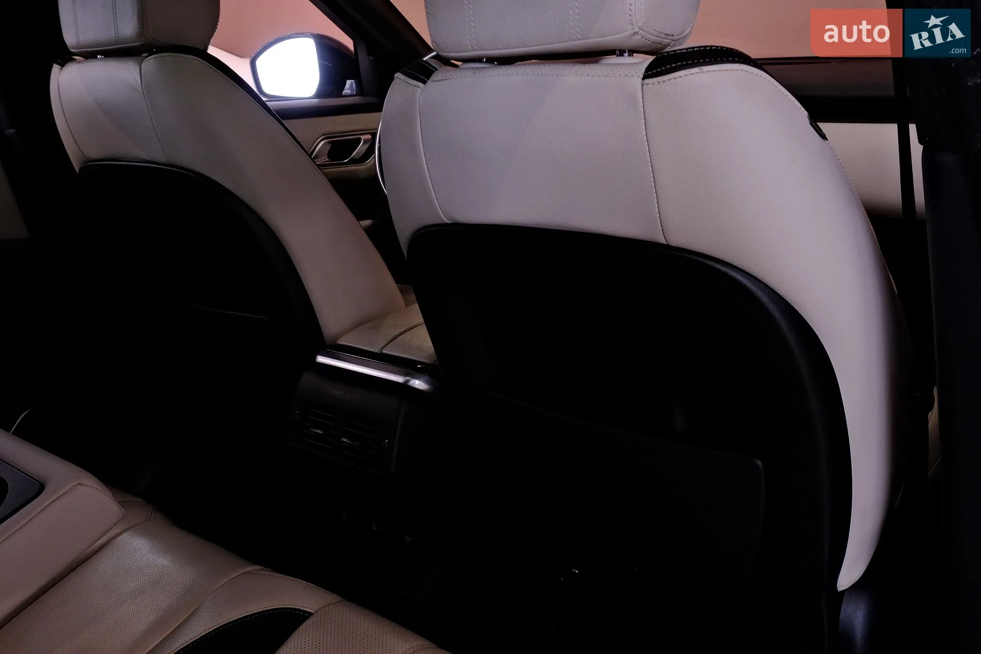2018 Land Rover Discovery - мініатюра 37
