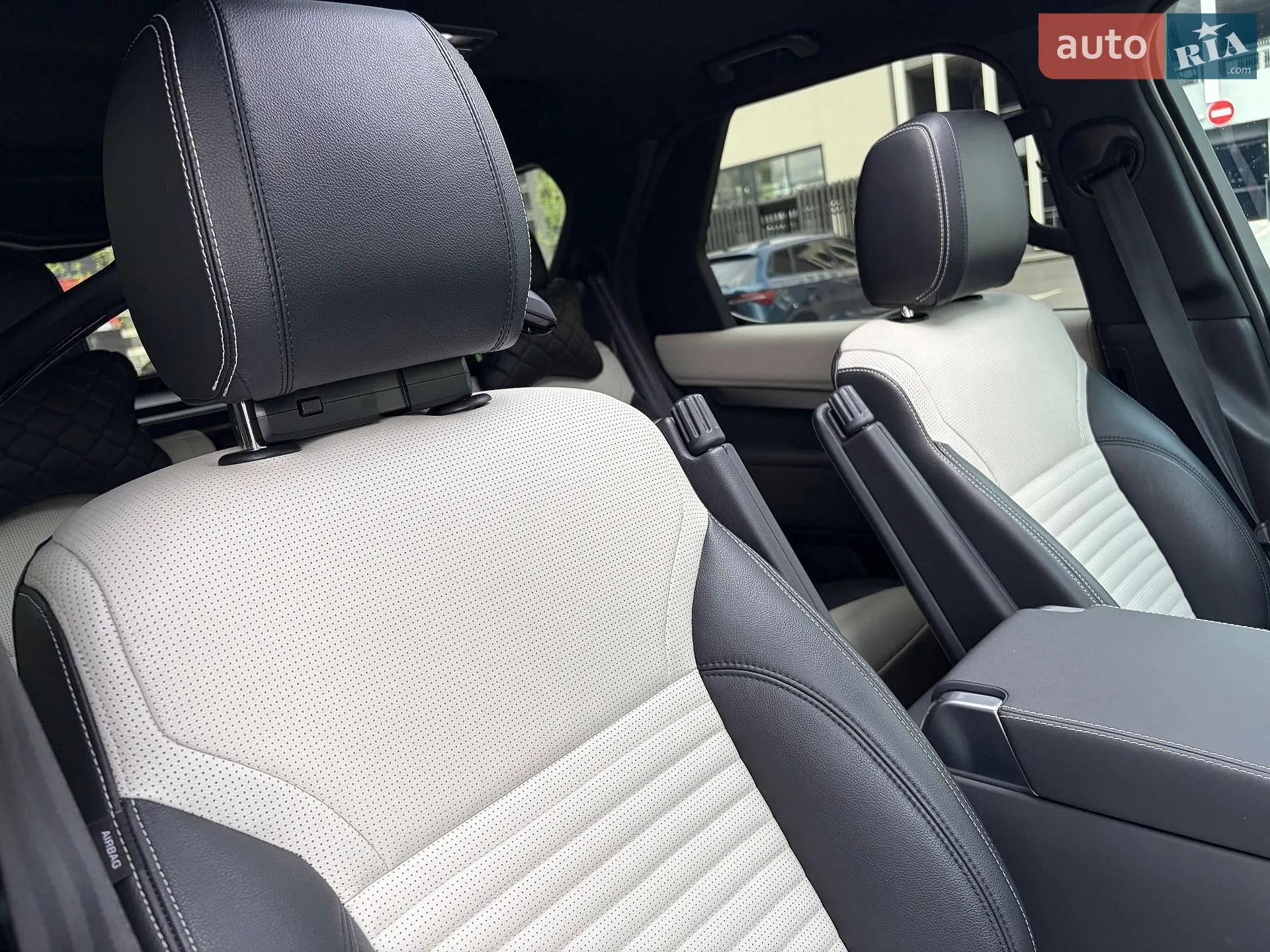 2021 Land Rover Discovery - мініатюра 8