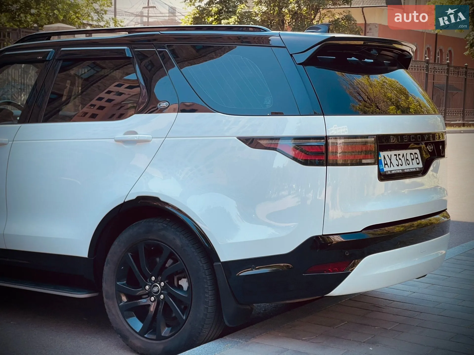 2021 Land Rover Discovery - мініатюра 12