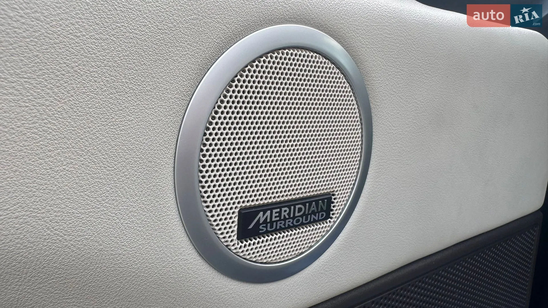2019 Land Rover Discovery - мініатюра 24