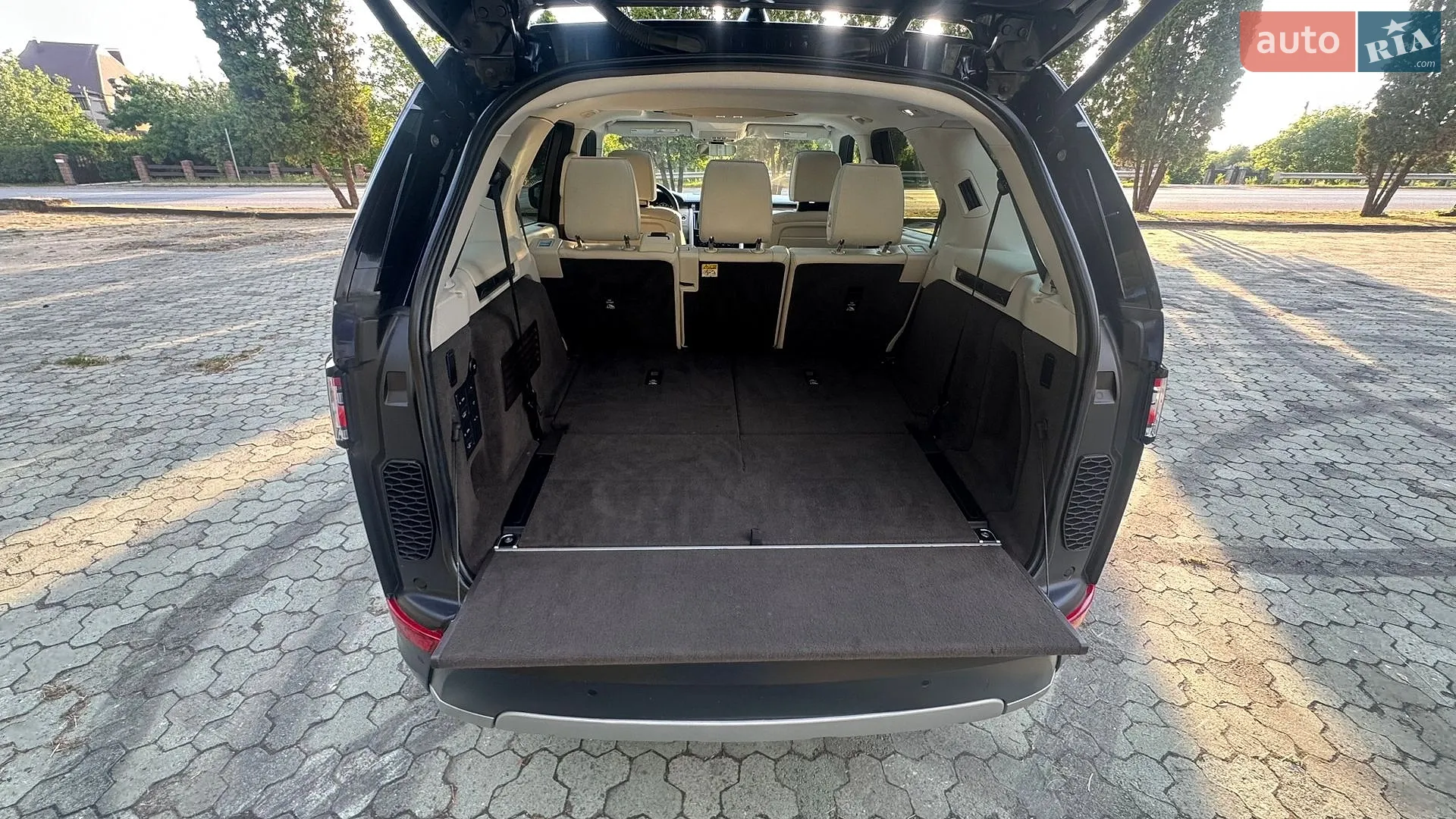 2019 Land Rover Discovery - мініатюра 52