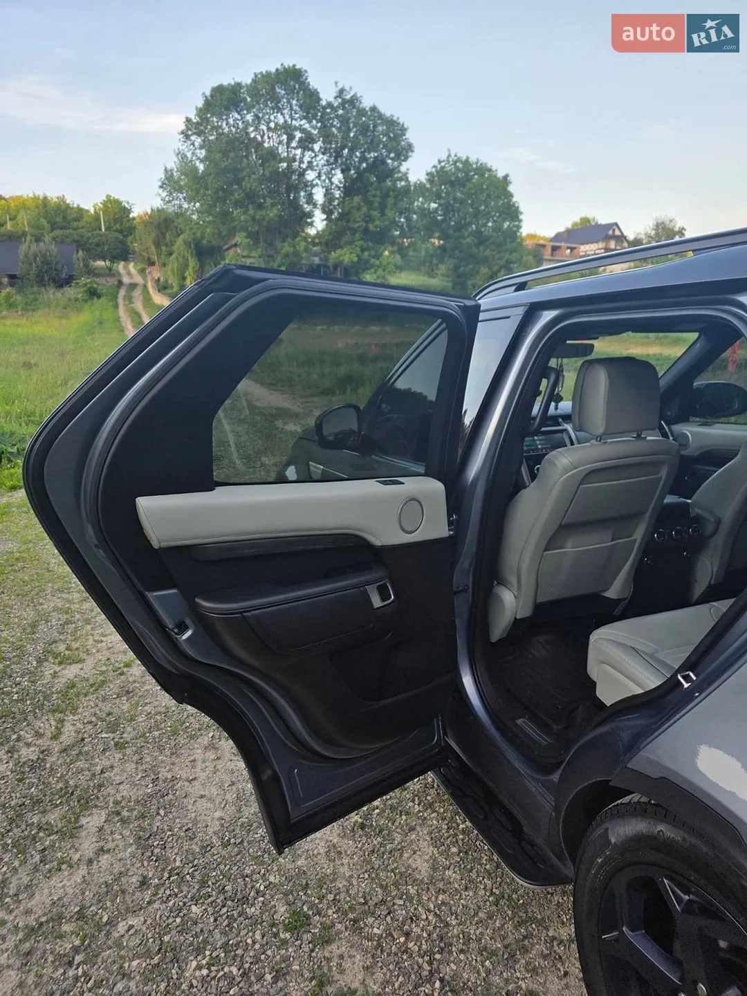 2018 Land Rover Discovery - мініатюра 41