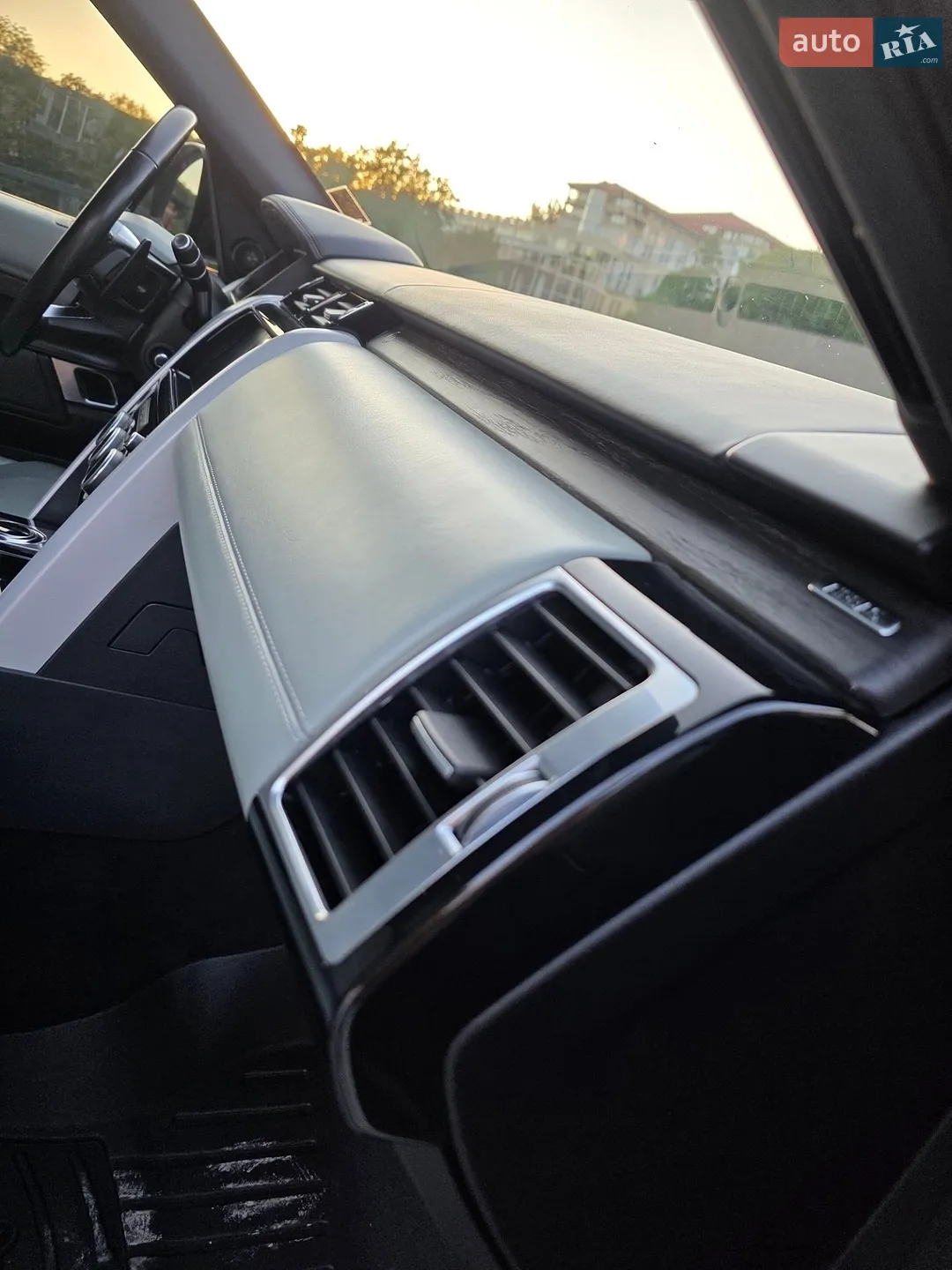 2018 Land Rover Discovery - мініатюра 74