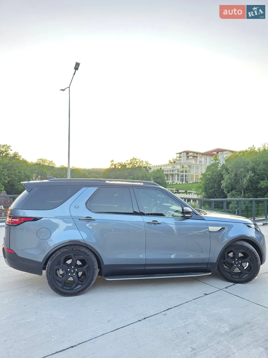 2018 Land Rover Discovery - мініатюра 34
