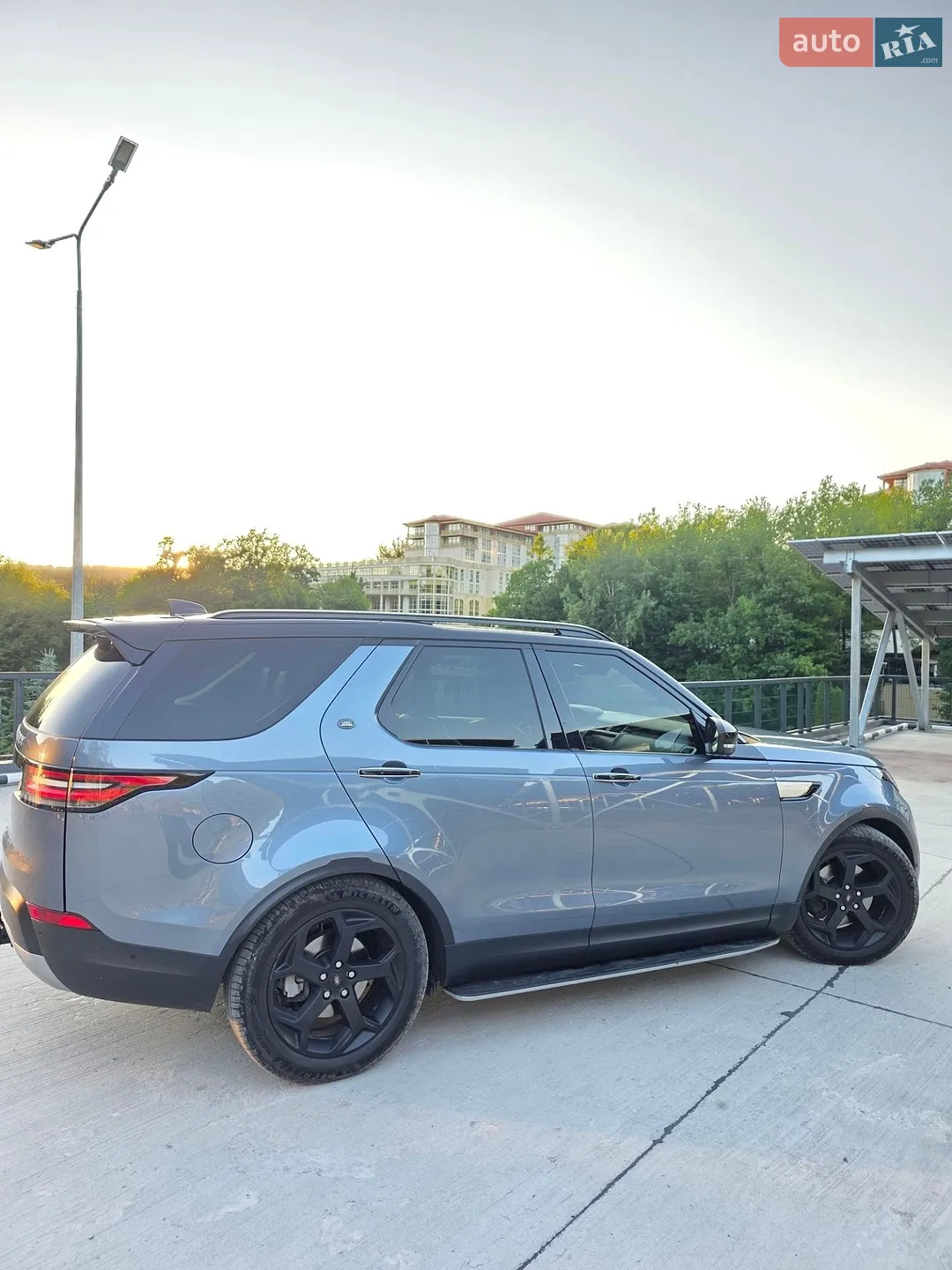 2018 Land Rover Discovery - мініатюра 25