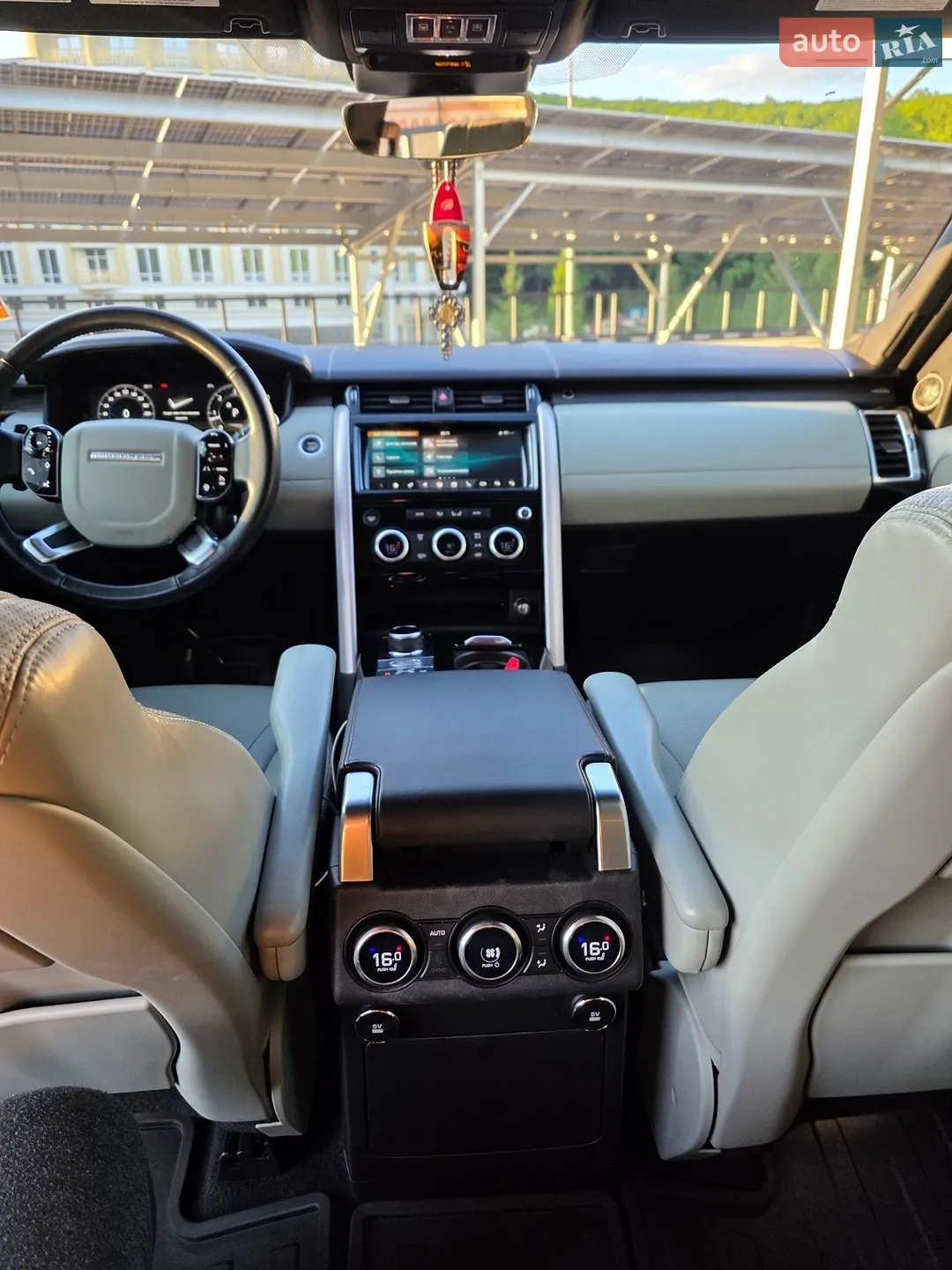 2018 Land Rover Discovery - мініатюра 96