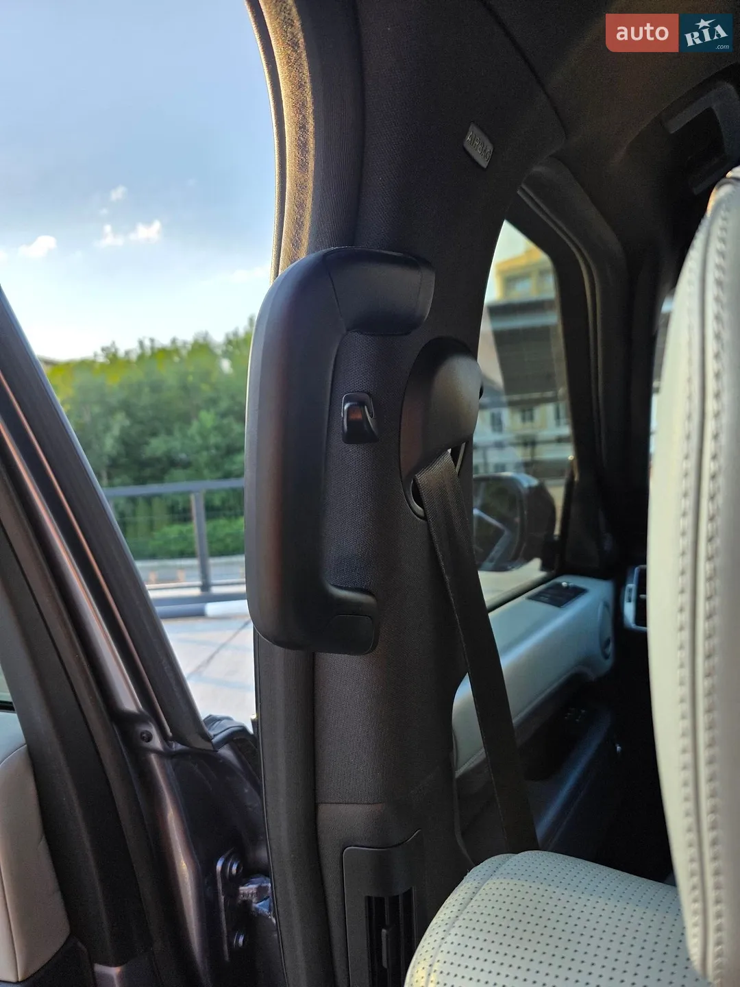 2018 Land Rover Discovery - мініатюра 100