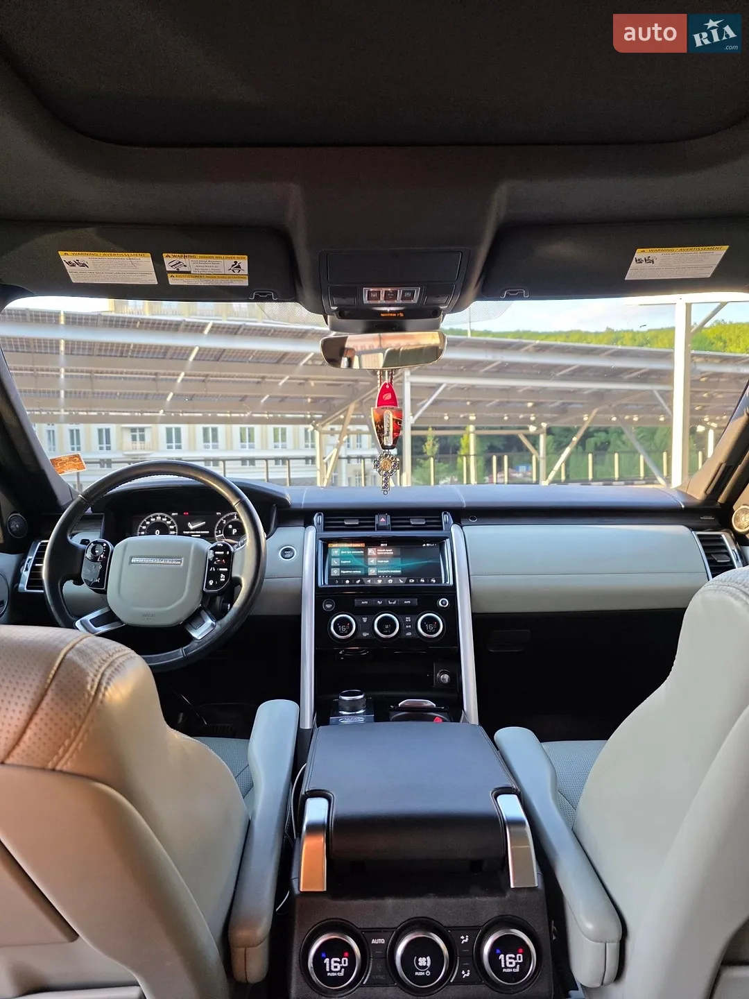 2018 Land Rover Discovery - мініатюра 101