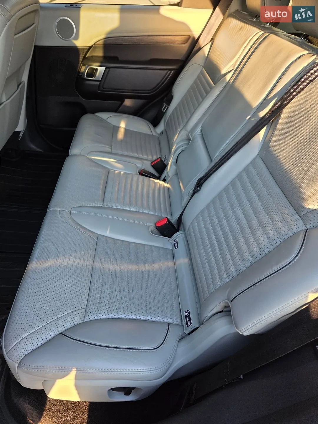 2018 Land Rover Discovery - мініатюра 106