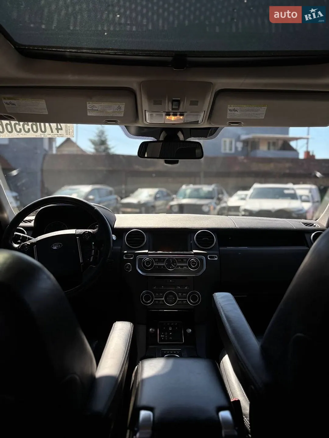 2016 Land Rover Discovery - мініатюра 31