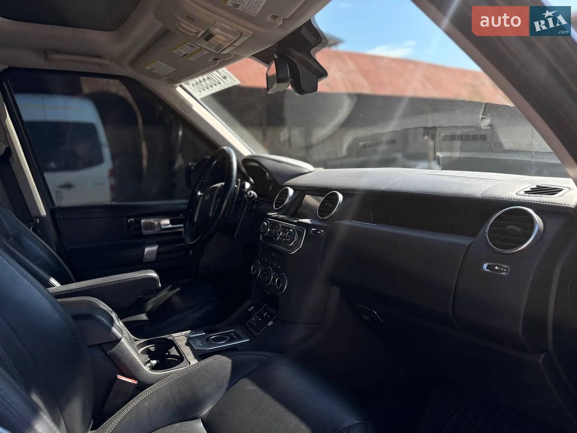 2016 Land Rover Discovery - мініатюра 42