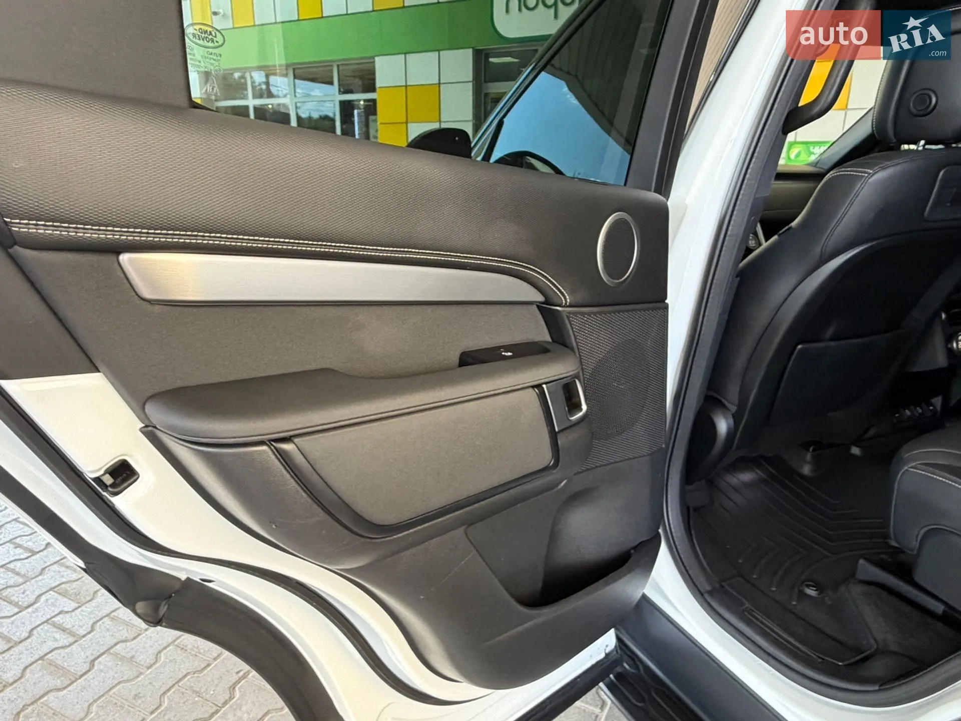 2021 Land Rover Discovery - мініатюра 33