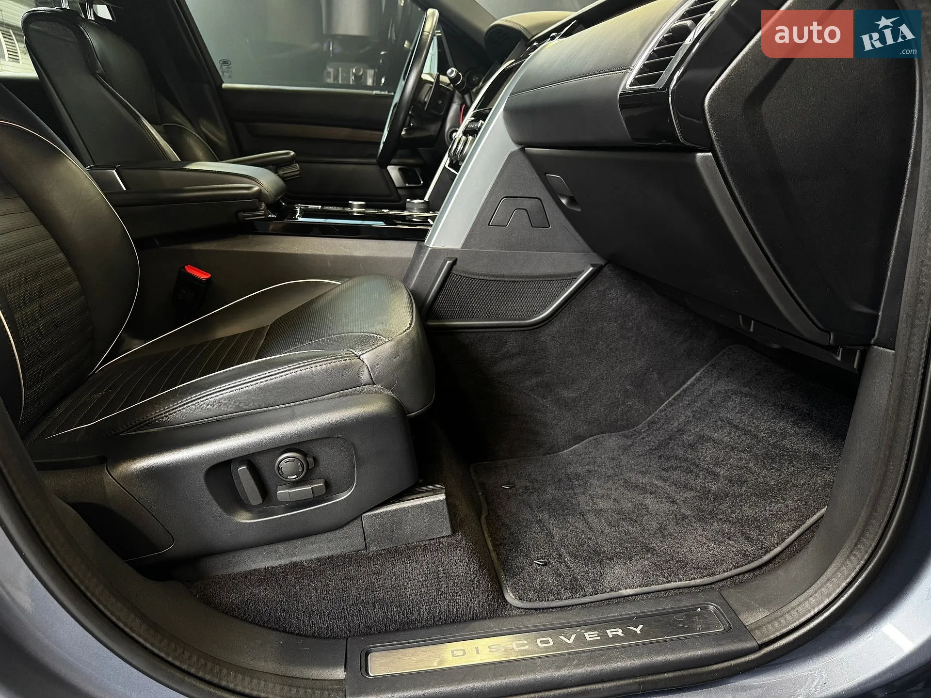 2019 Land Rover Discovery - мініатюра 40