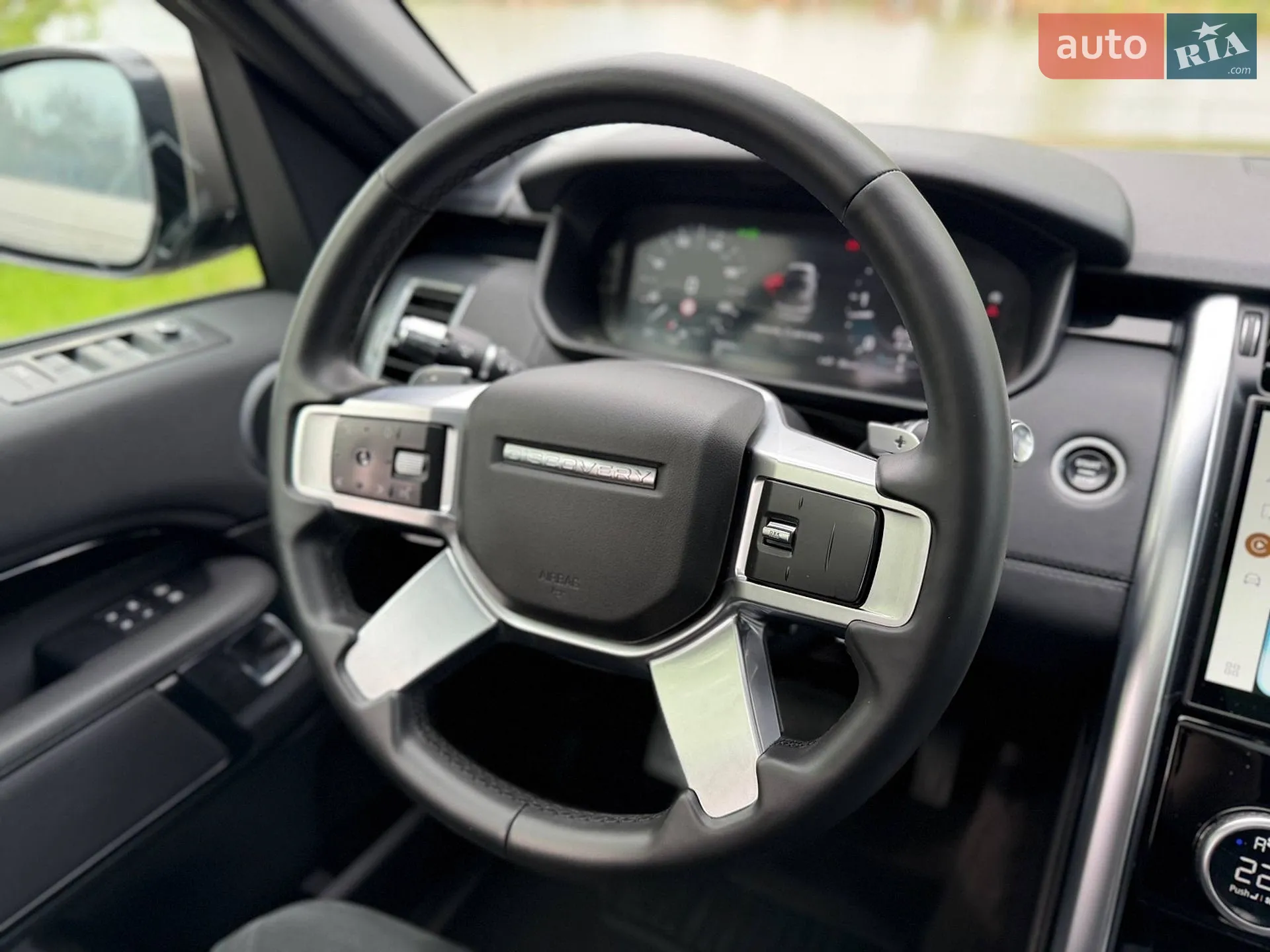 2021 Land Rover Discovery - мініатюра 27