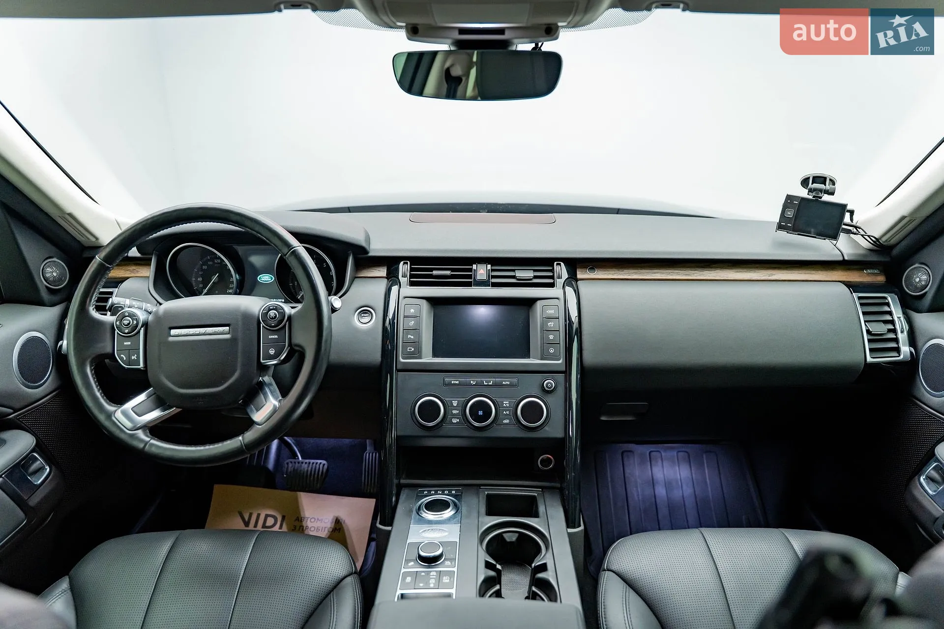 2017 Land Rover Discovery - мініатюра 13