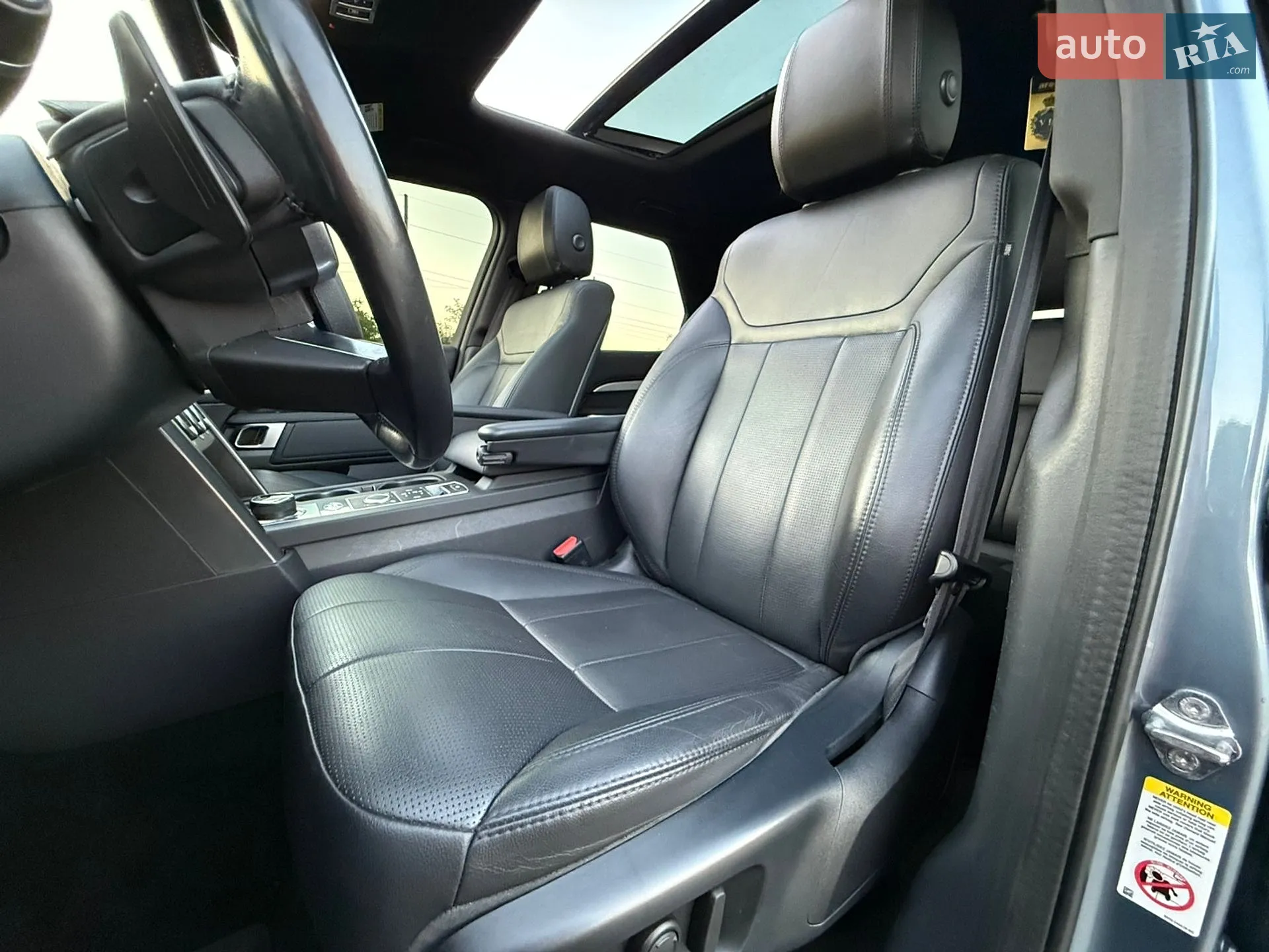 2019 Land Rover Discovery - мініатюра 23