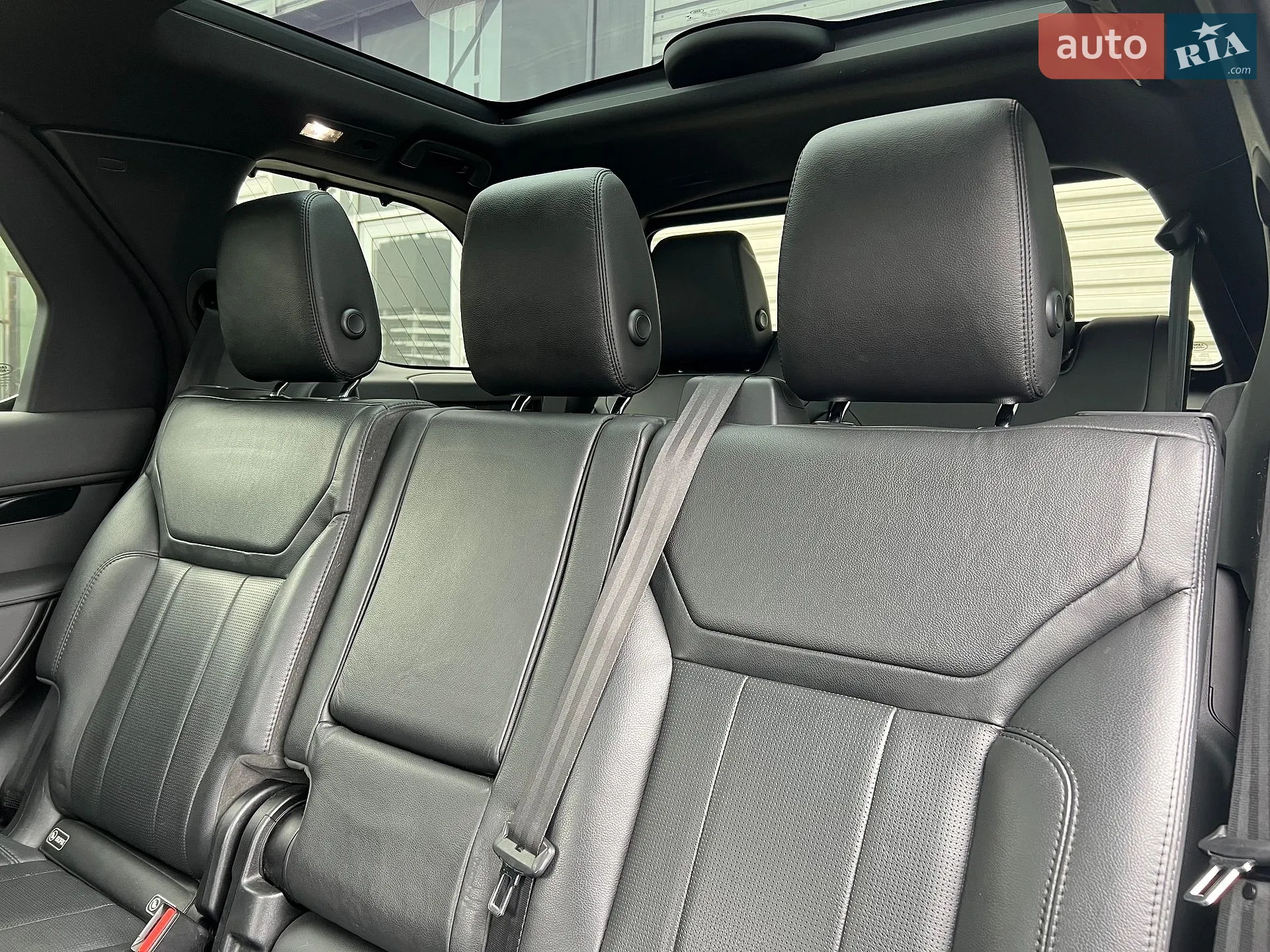 2018 Land Rover Discovery - мініатюра 23