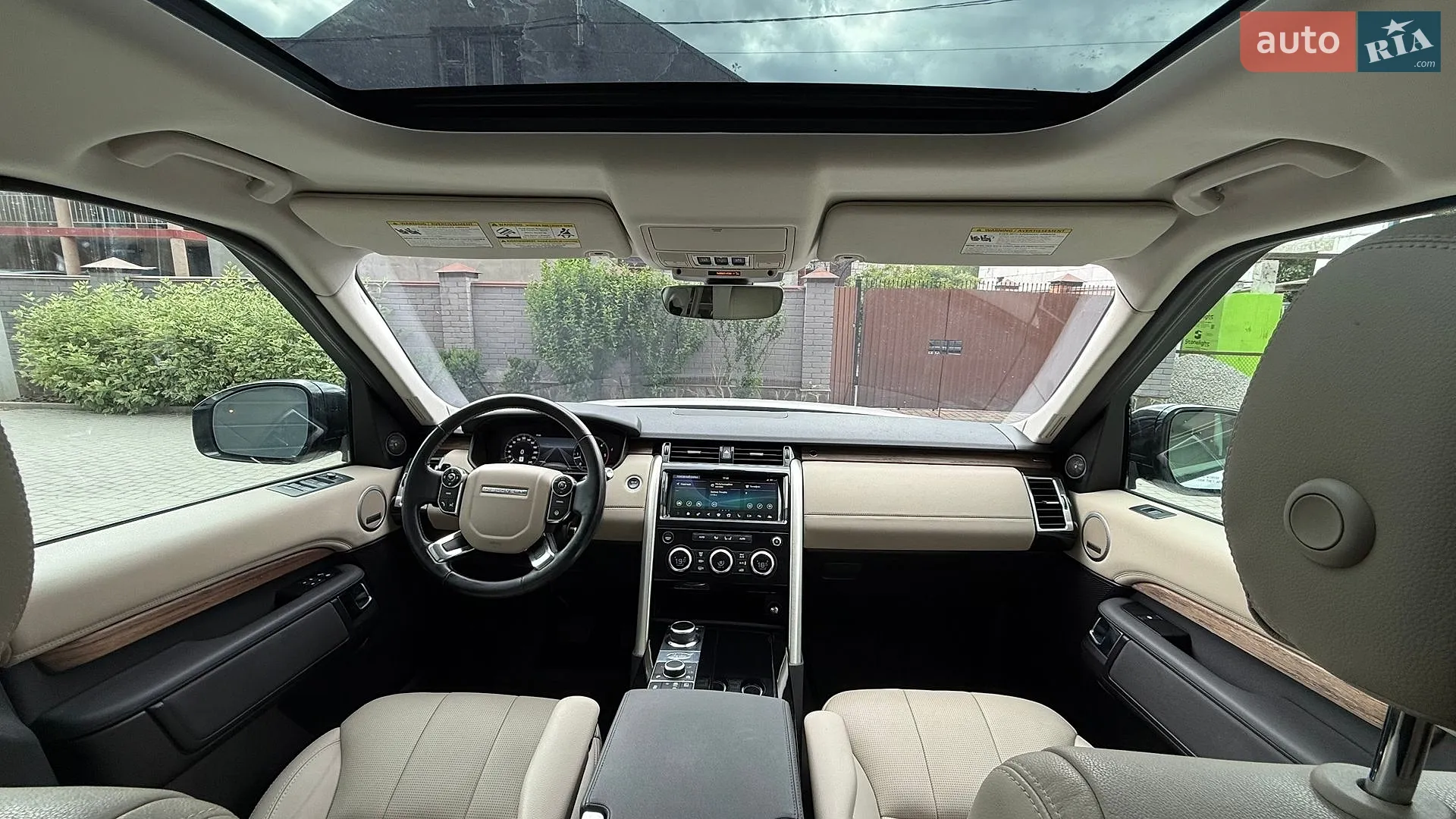 2018 Land Rover Discovery - мініатюра 19