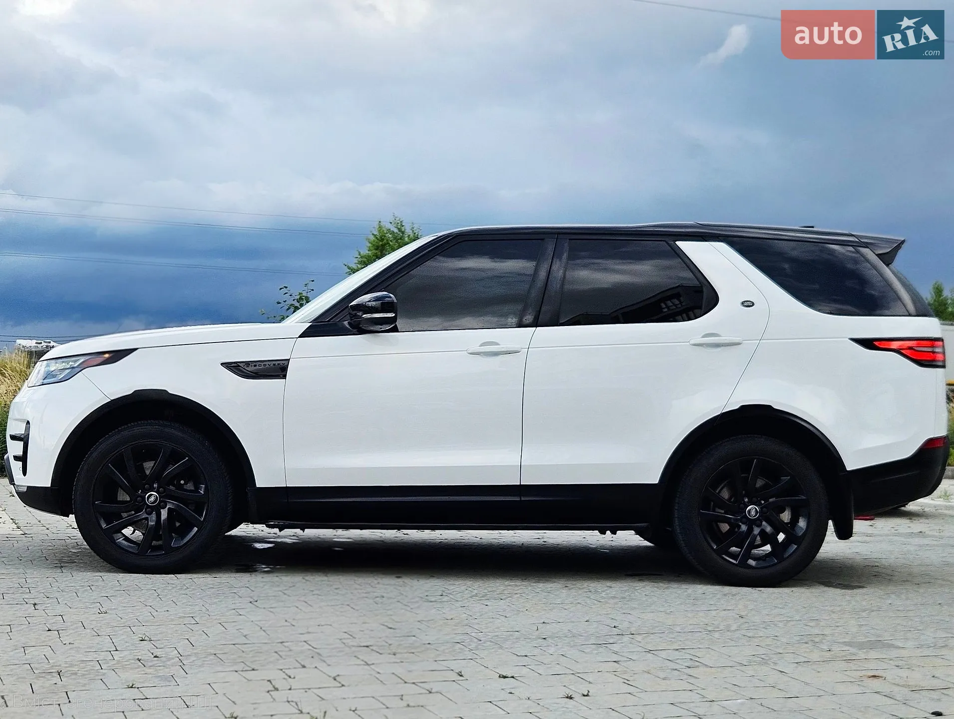 2017 Land Rover Discovery - мініатюра 16