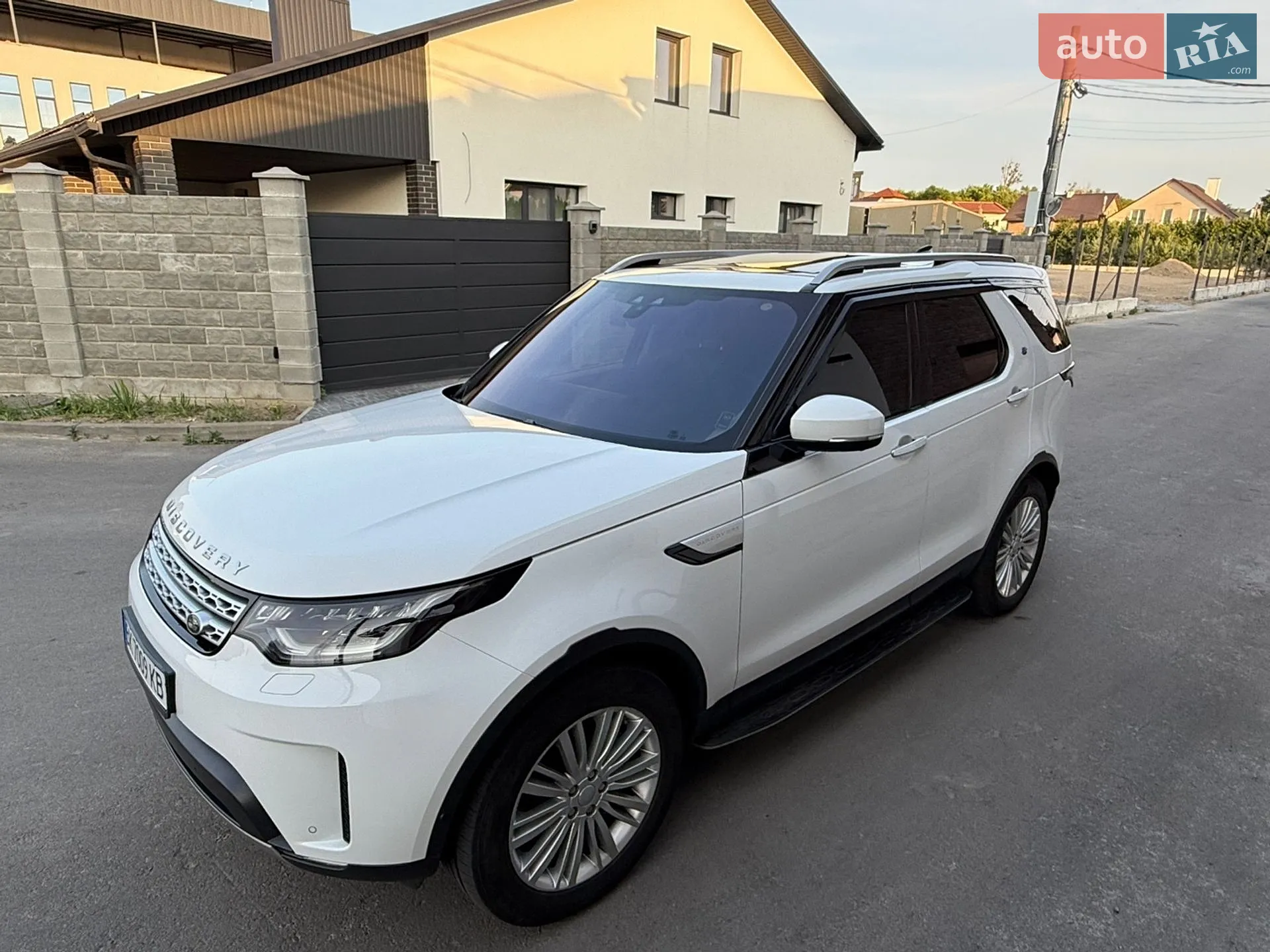 2018 Land Rover Discovery - мініатюра 32